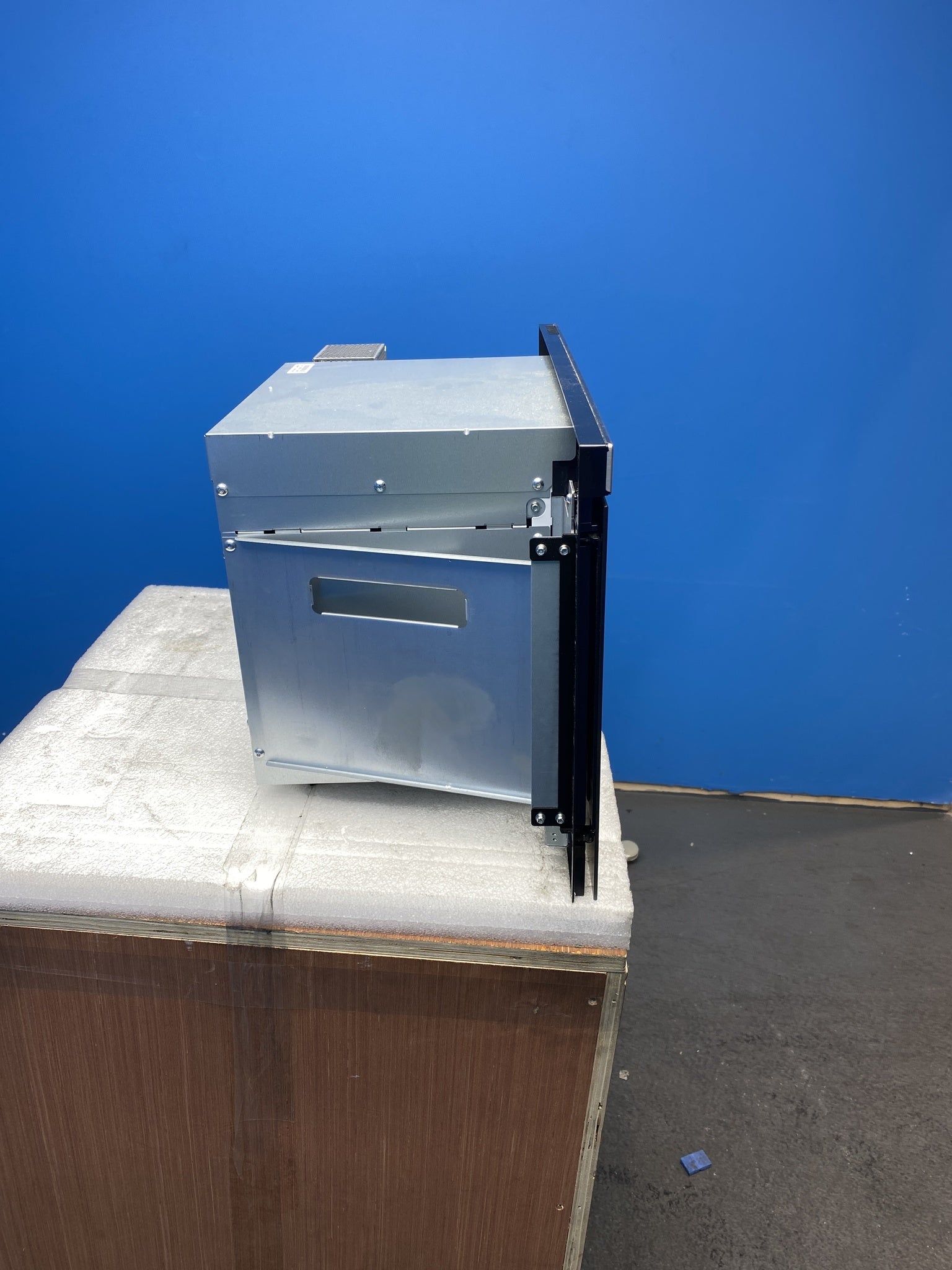 AEG 17L Built In Solo Microwave Black & Steel