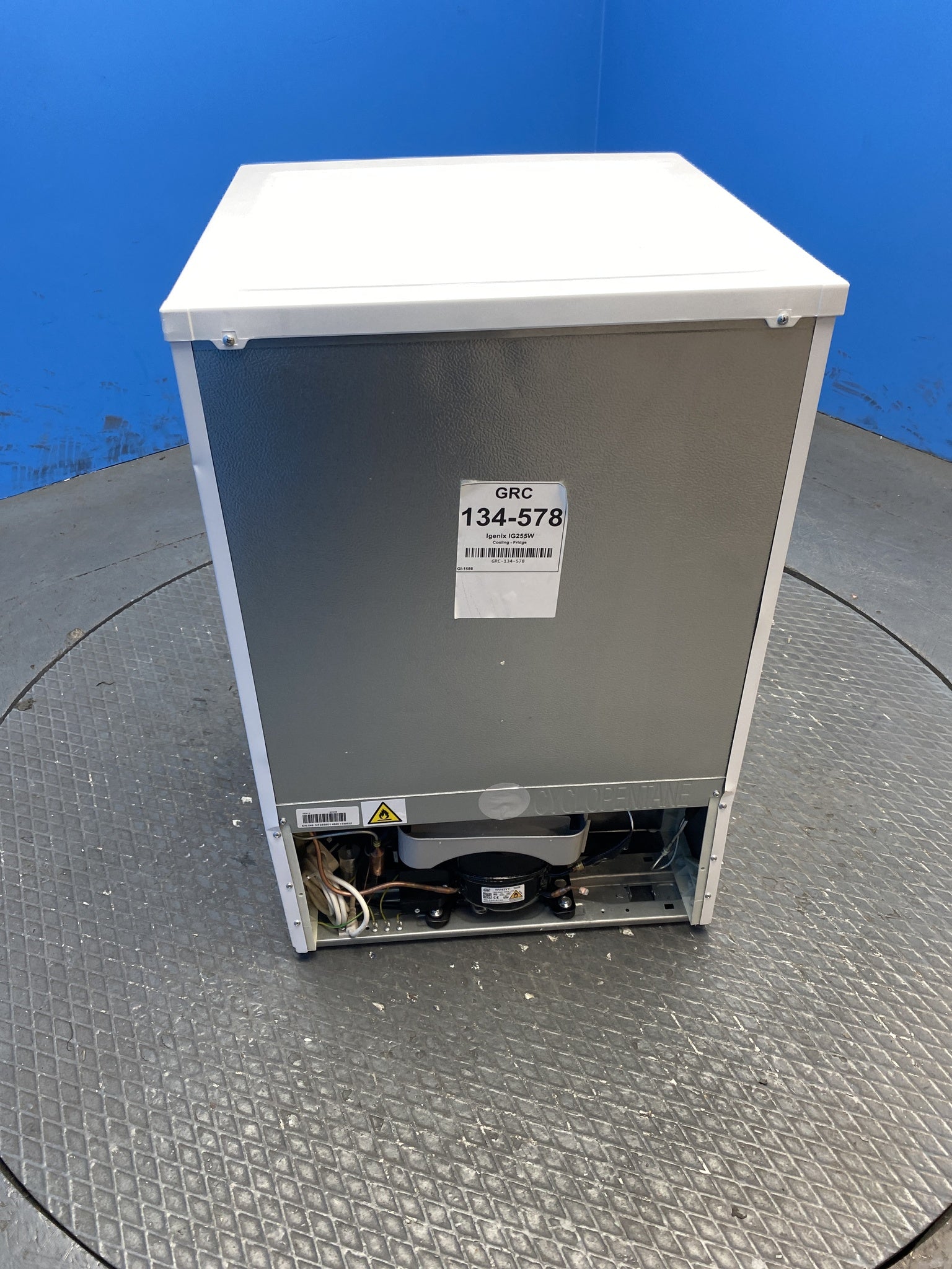 Igenix IG255W 136 Litre Under Counter Fridge