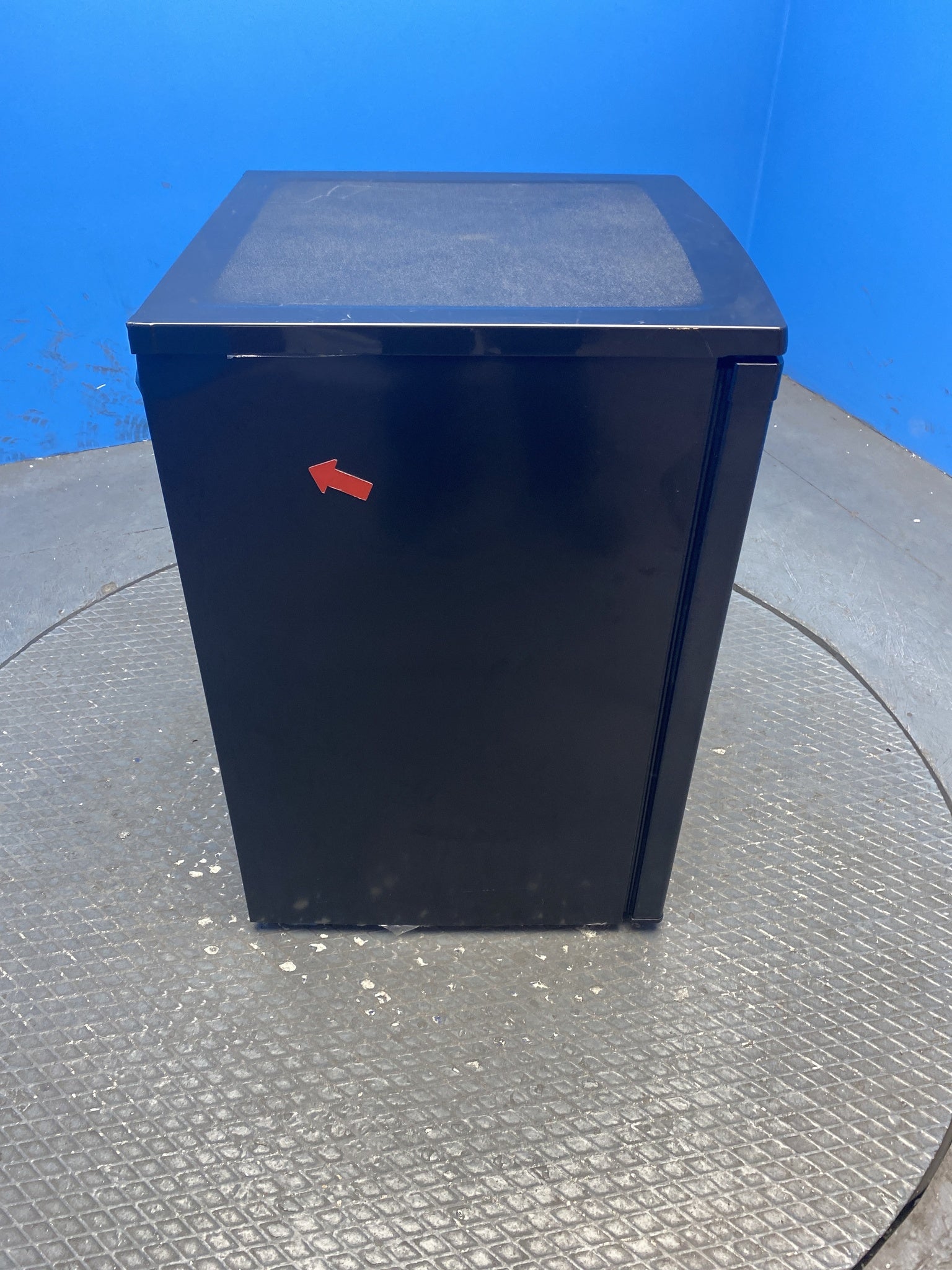Igenix IG155B 109 Litre Under Counter Fridge with Ice Box