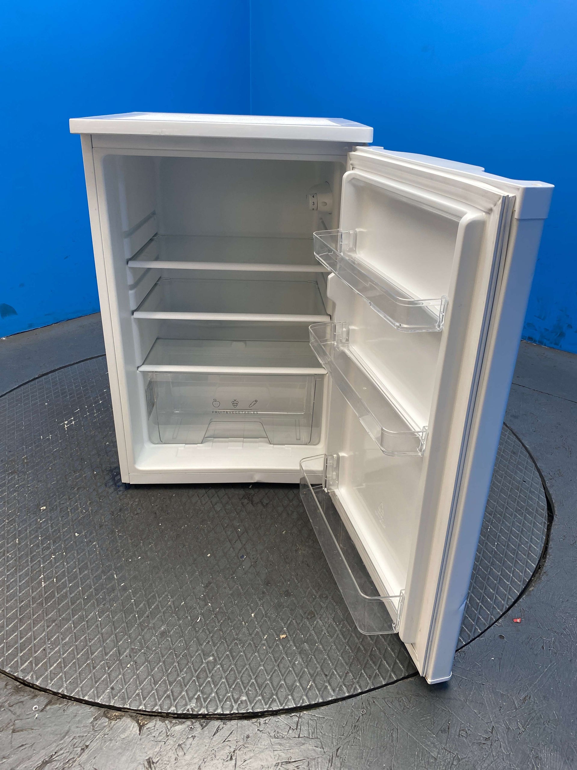 Statesman L255W 113 Litre 55cm Under Counter Fridge
