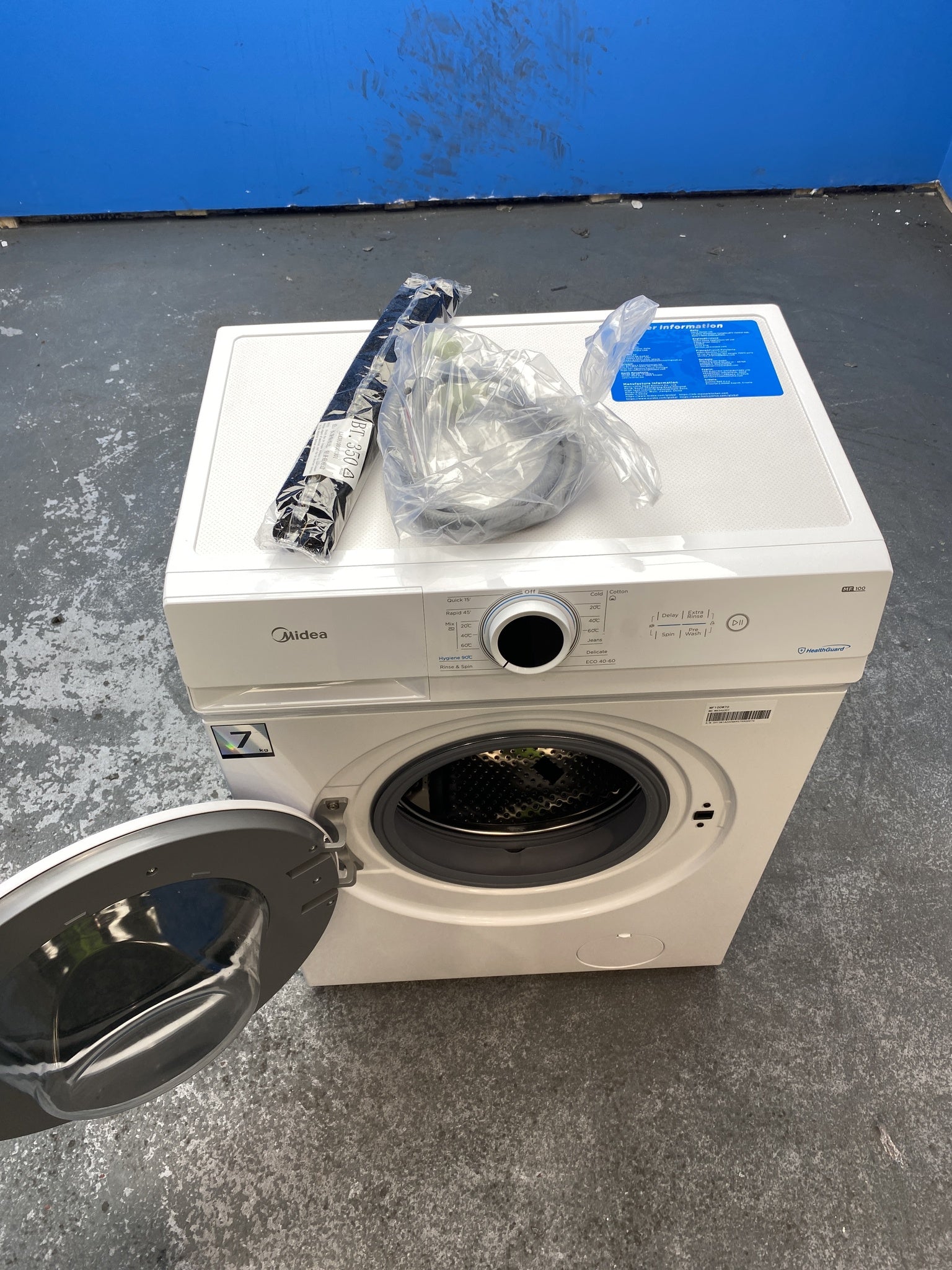 #GRC-156-782 - Midea MF100W70 7kg 1200 Spin Washing Machine