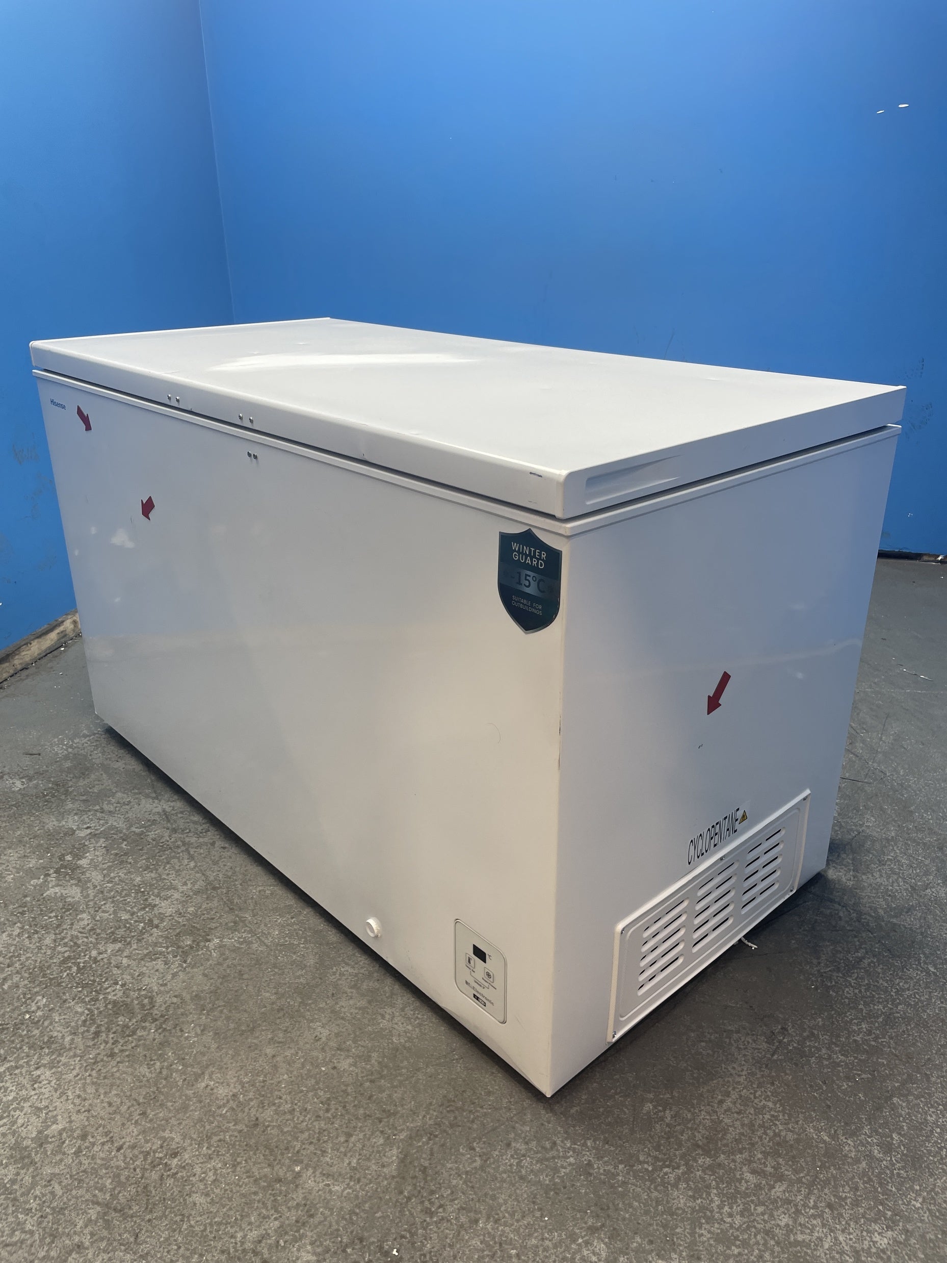 #GRC-161-881 - Hisense FC571D4AWLYE 372L Winter Guard Chest Freezer