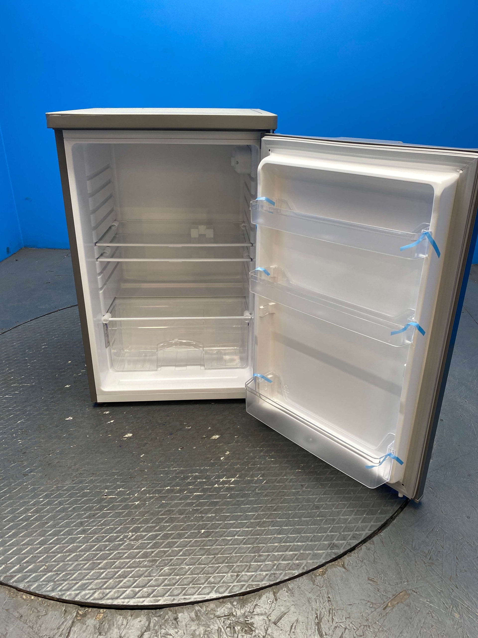 Igenix IG255X 136 Litre Undercounter Fridge