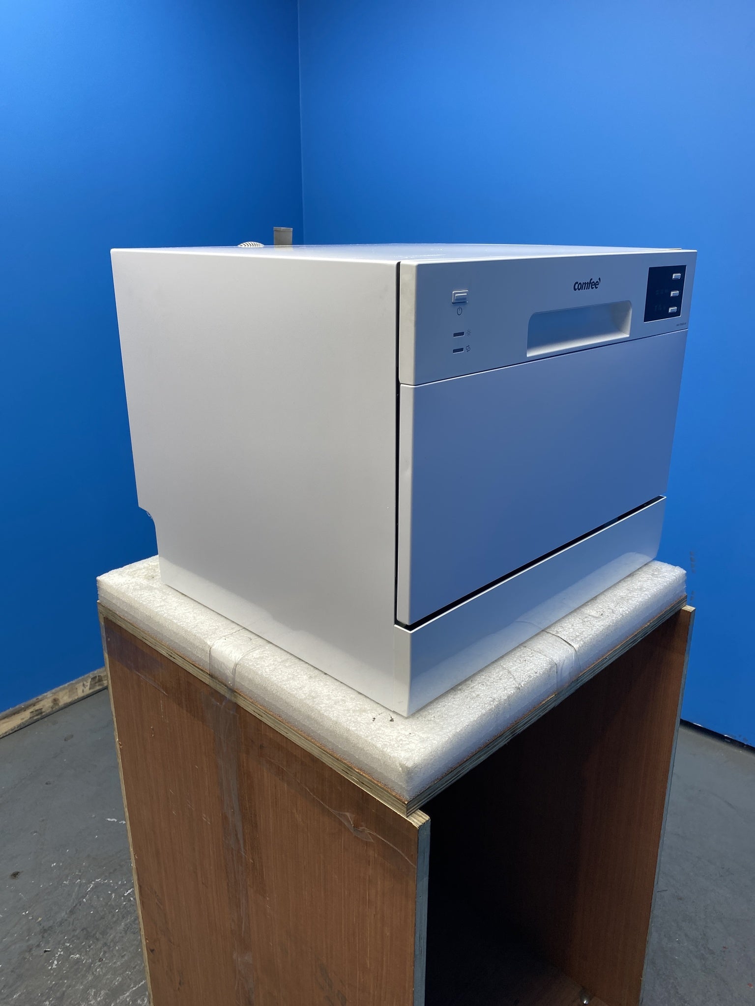 COMFEE' KWH-TD602E-W 6 Place Setting Countertop Dishwasher