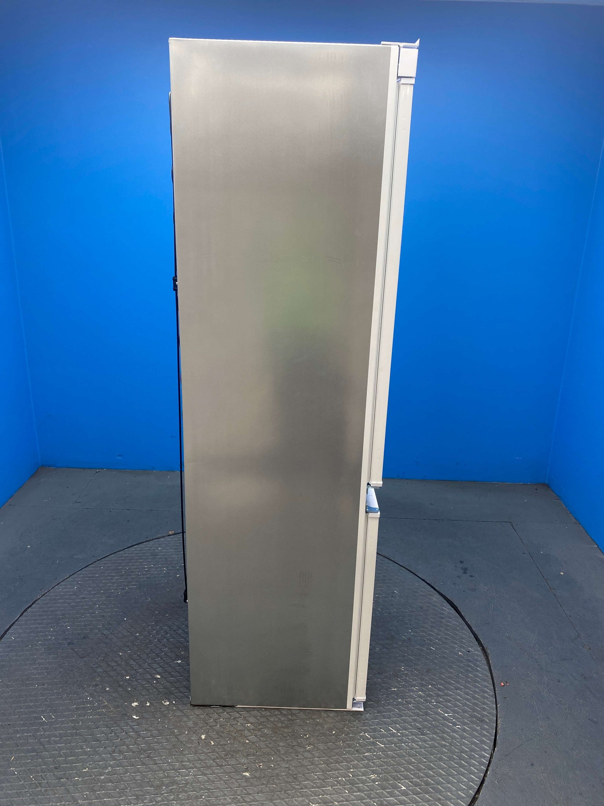 Hoover HOBT5518DWK Integrated 70/30 Total No Frost Fridge Freezer