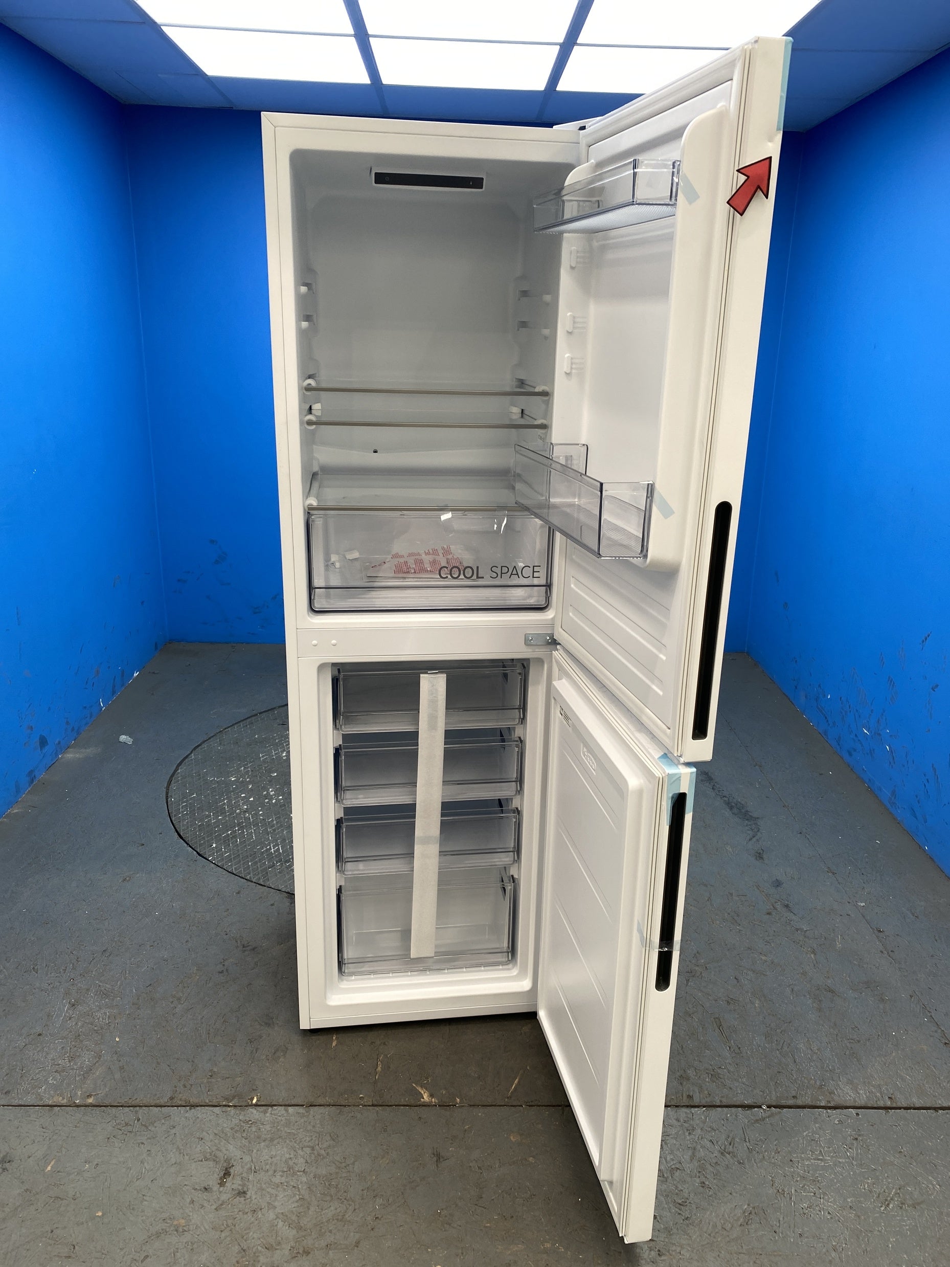 #GRC-156-447 - Hoover HVT3CLECKIHW 235 Litre Combi Fridge Freezer