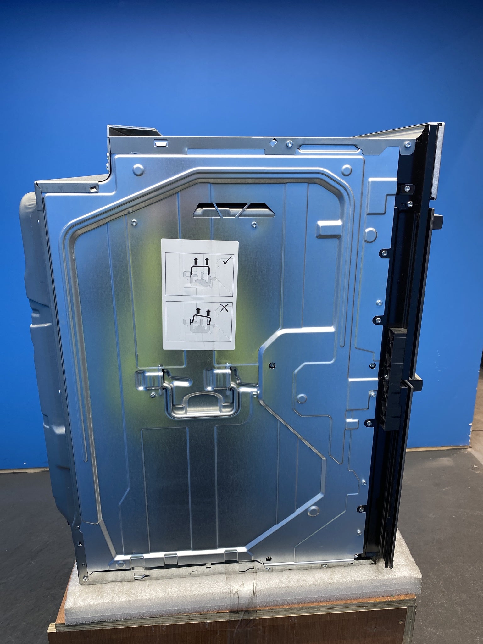 Bosch Series 4 NBS533BS0B Built-Under Electric Double Oven