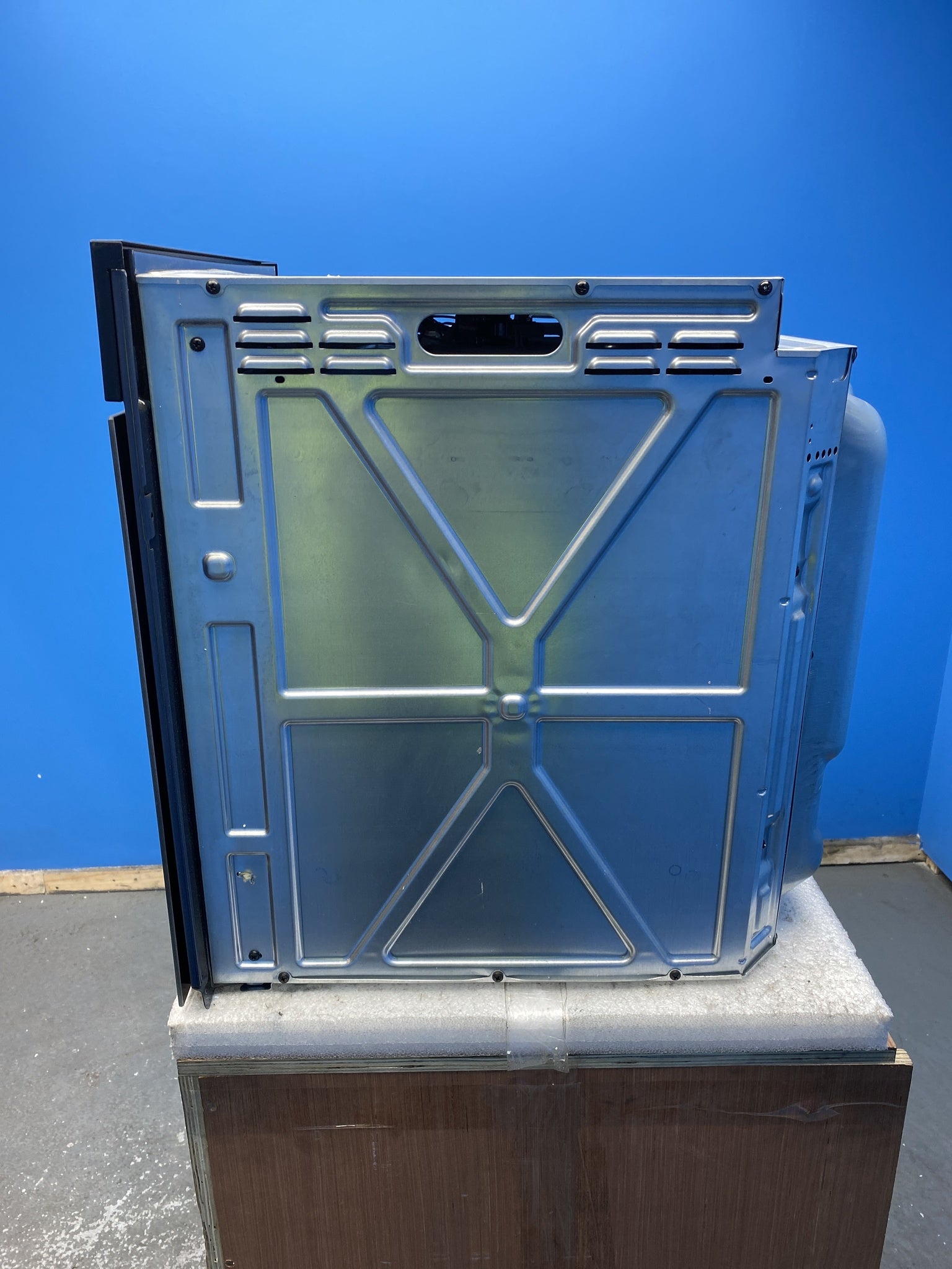 Indesit 66 L Built-In Electric Oven – Black A Rated