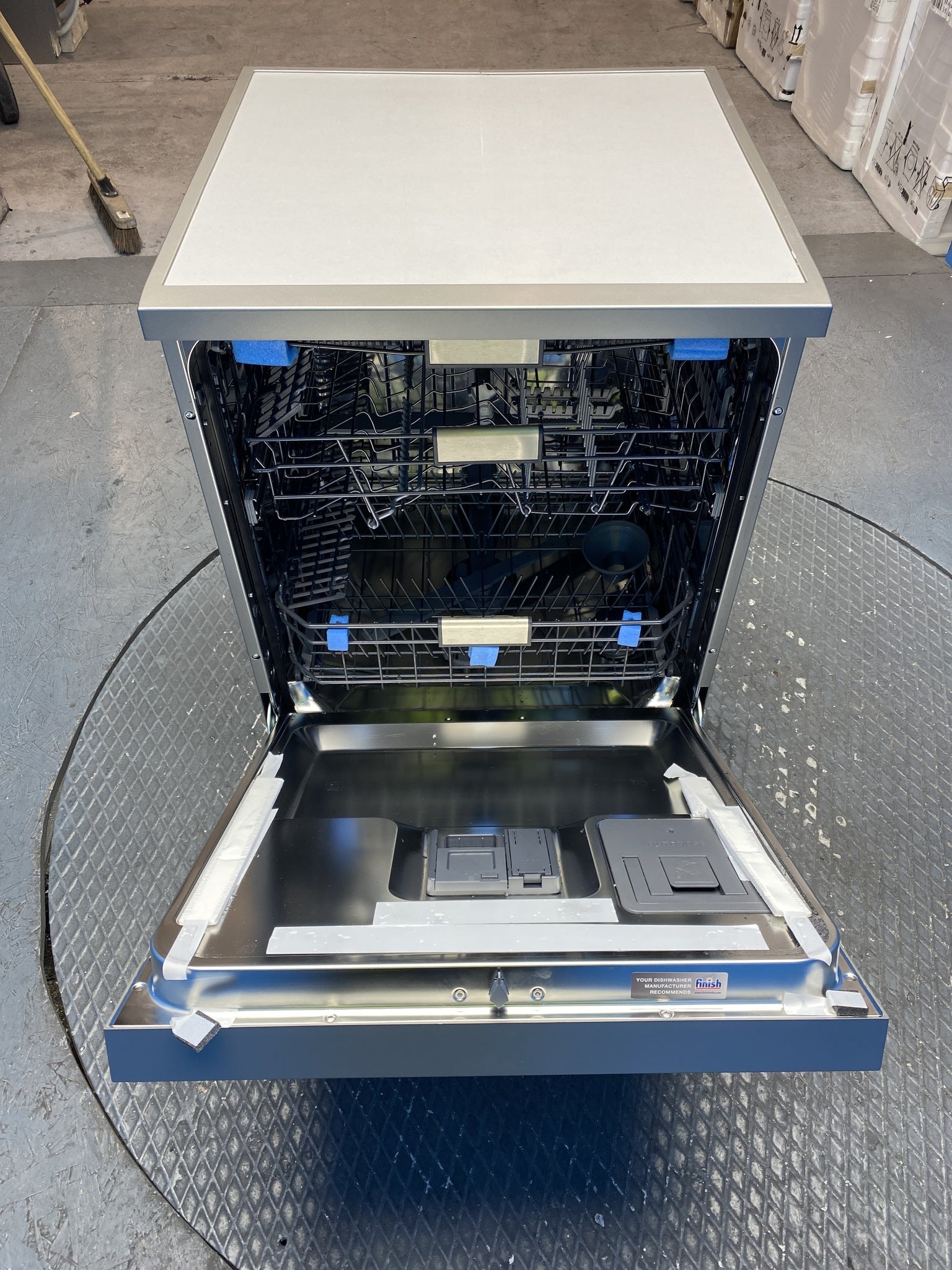 Hisense HS693C60XADUK 16 Place Wi-Fi Ready Dishwasher