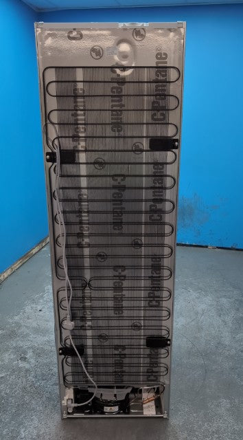 #GRC-163-579 - Bosch 54cm Integrated Tall Larder Fridge – 310L Capacity, MultiBox, SuperCooling