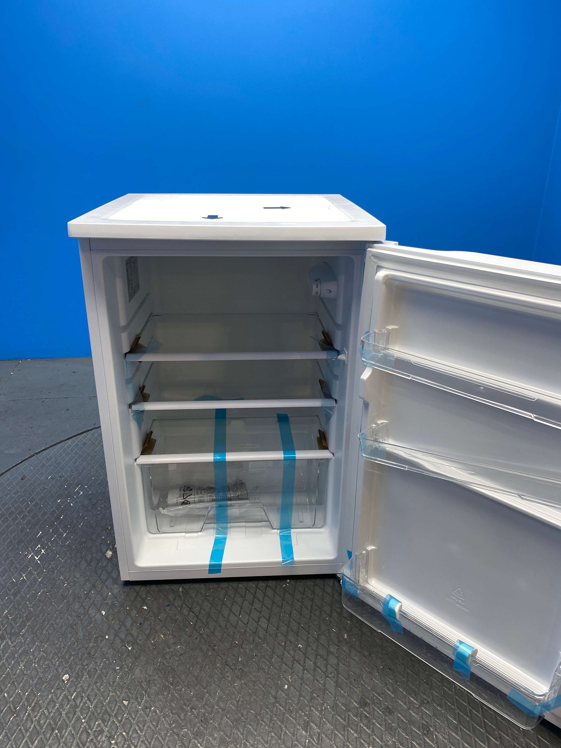 Statesman L255W 113 Litre 55cm Under Counter Fridge