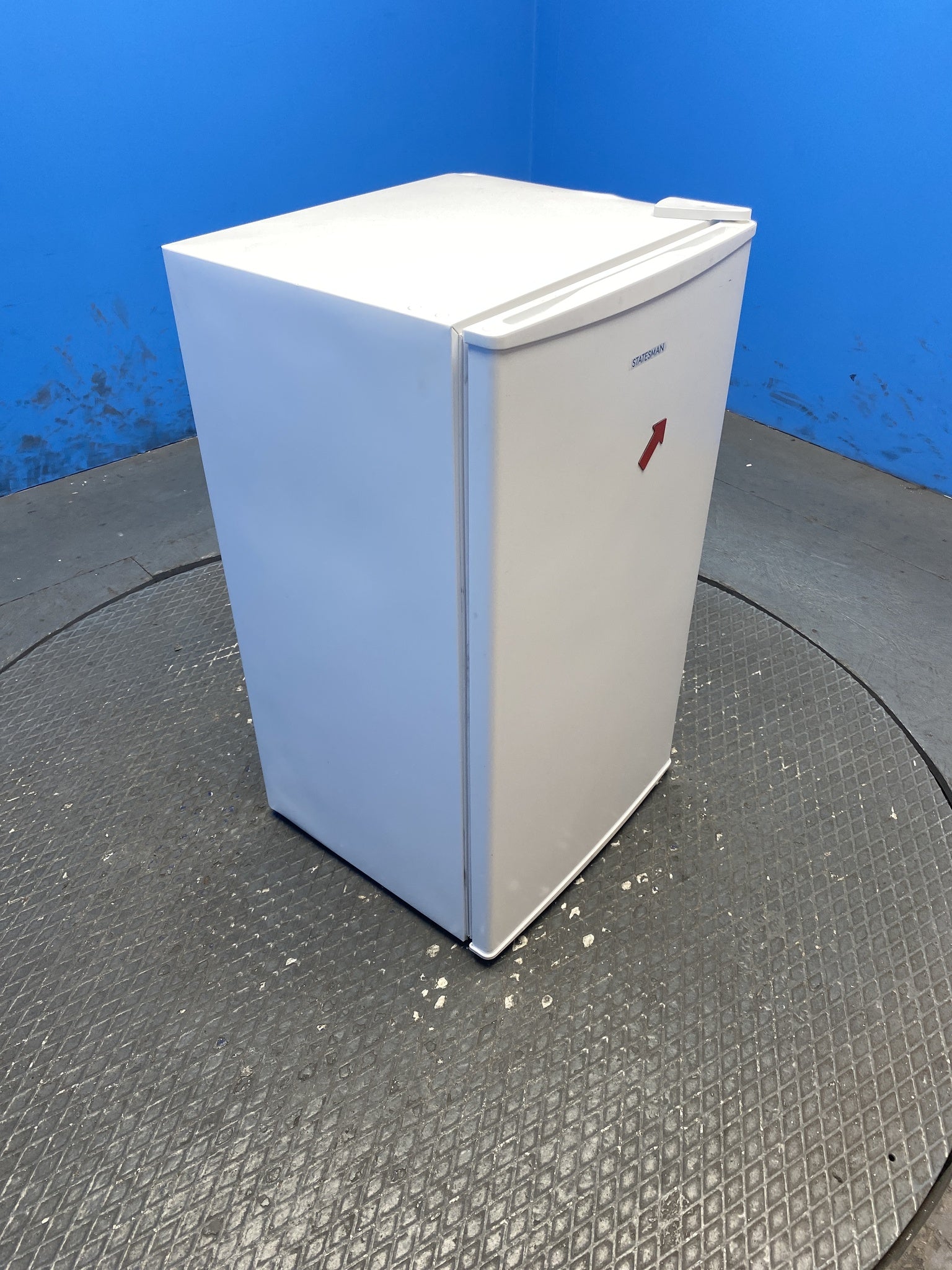 Statesman UC47IBW Compact 47cm 80 Litre Under Counter Fridge