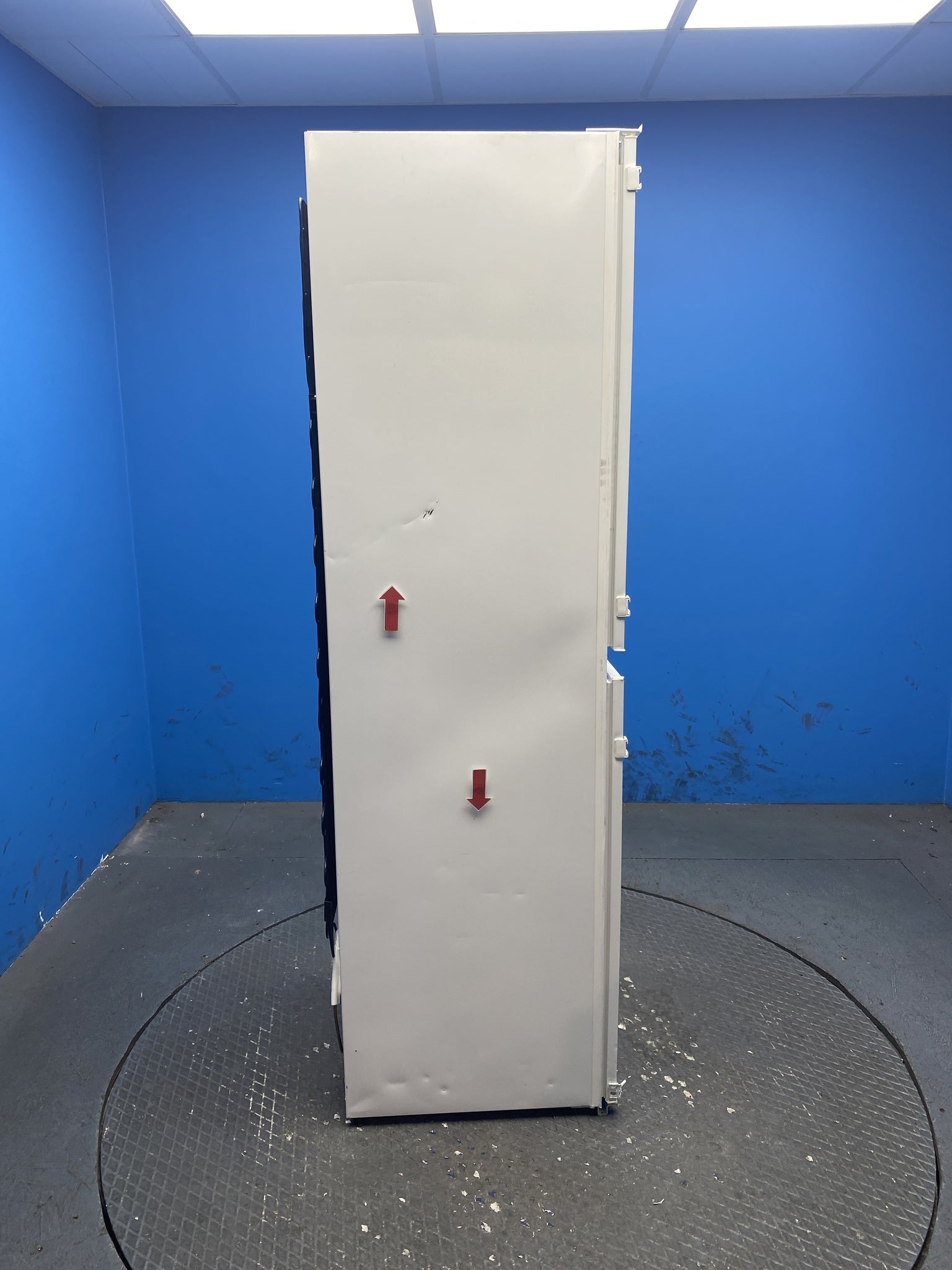 Electrolux ENN2743AOV Frost Free Integrated 50/50 Fridge Freezer