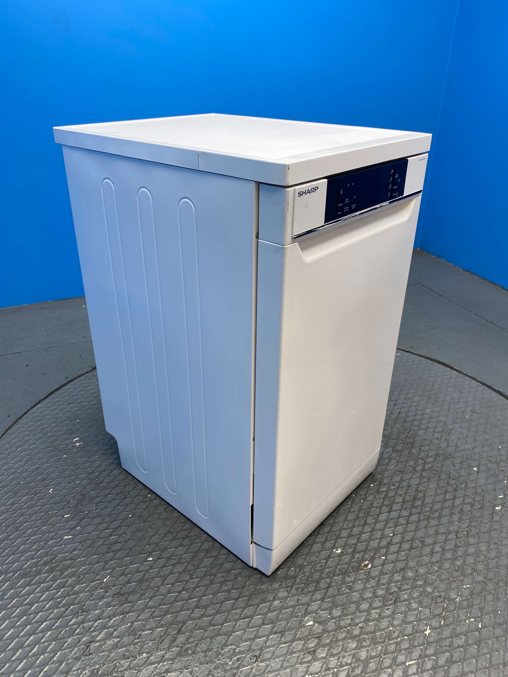 Sharp QW-NS1CF49EW Slimline 10 Place Setting Dishwasher