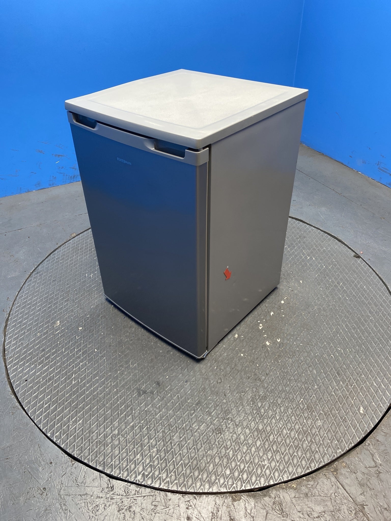 Statesman L255S 113 Litre 55cm Under Counter Fridge