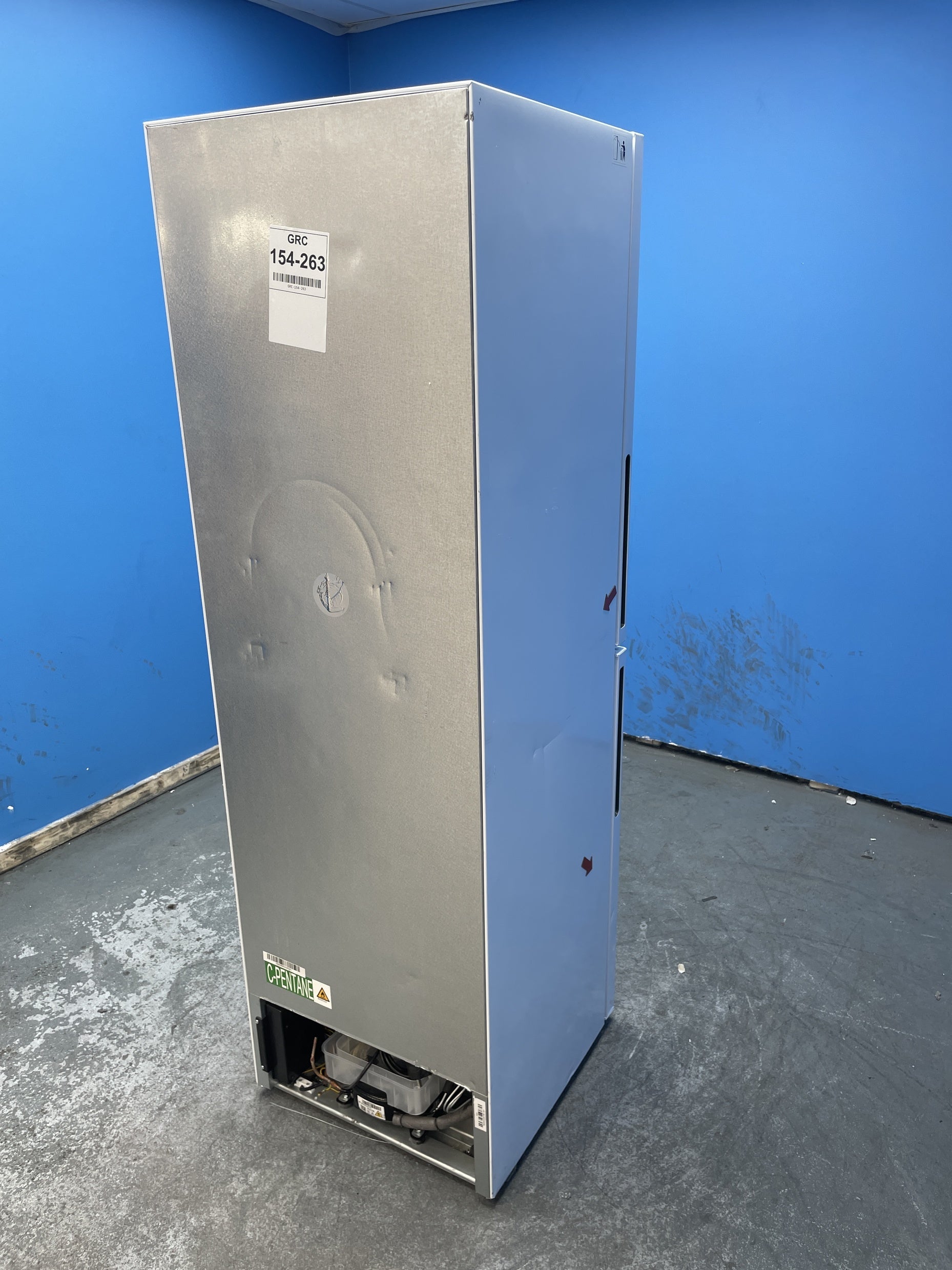 #GRC-154-263 - Hoover HVT3CLECKIHW 235 Litre Combi Fridge Freezer