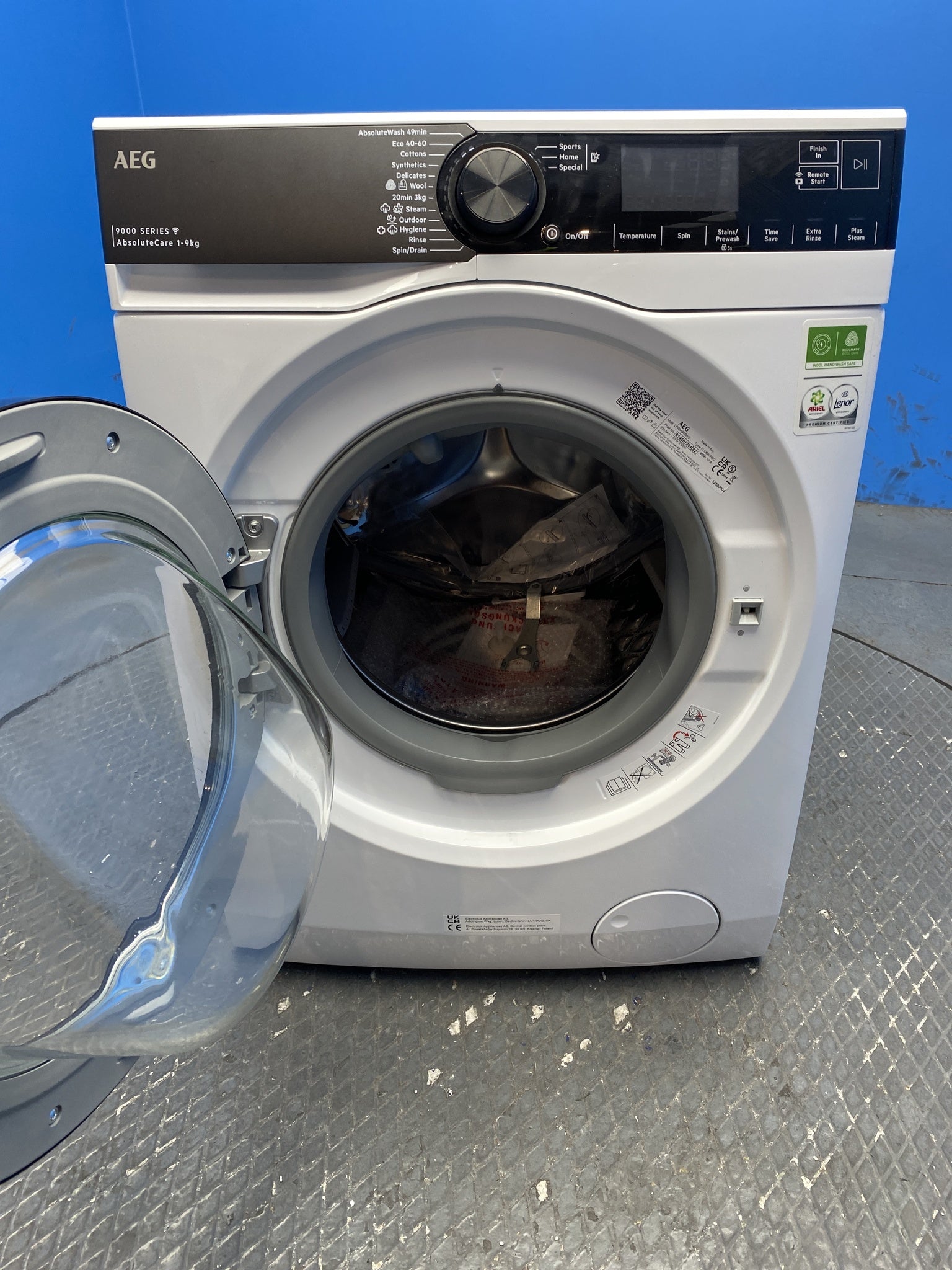 AEG LFR94946WS 9000 AbsoluteCare® 9kg 1400rpm Washing Machine