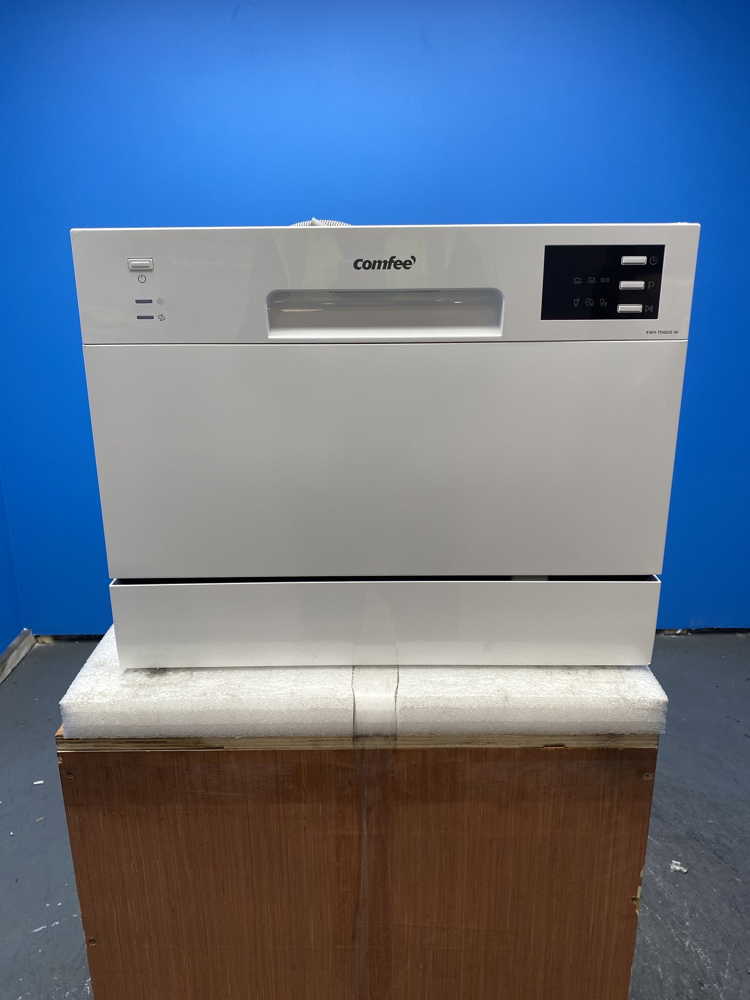 COMFEE' KWH-TD602E-W 6 Place Setting Countertop Dishwasher