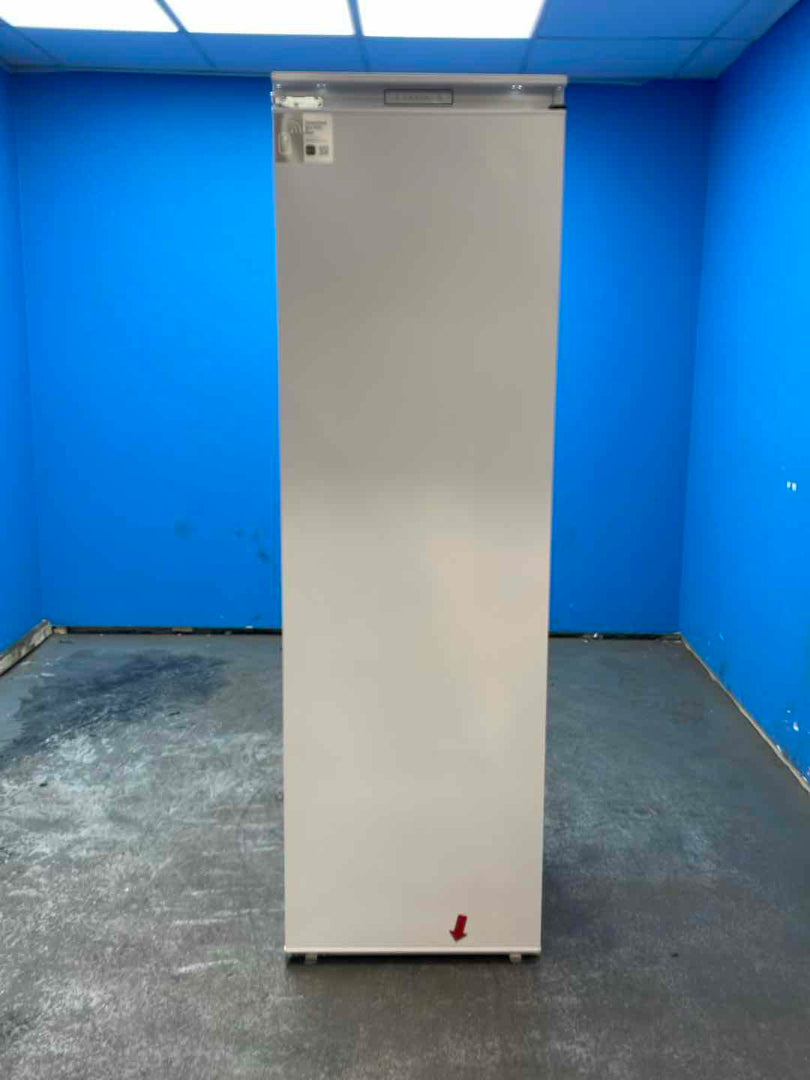 CUS518EWK Integrated Tall Freezer