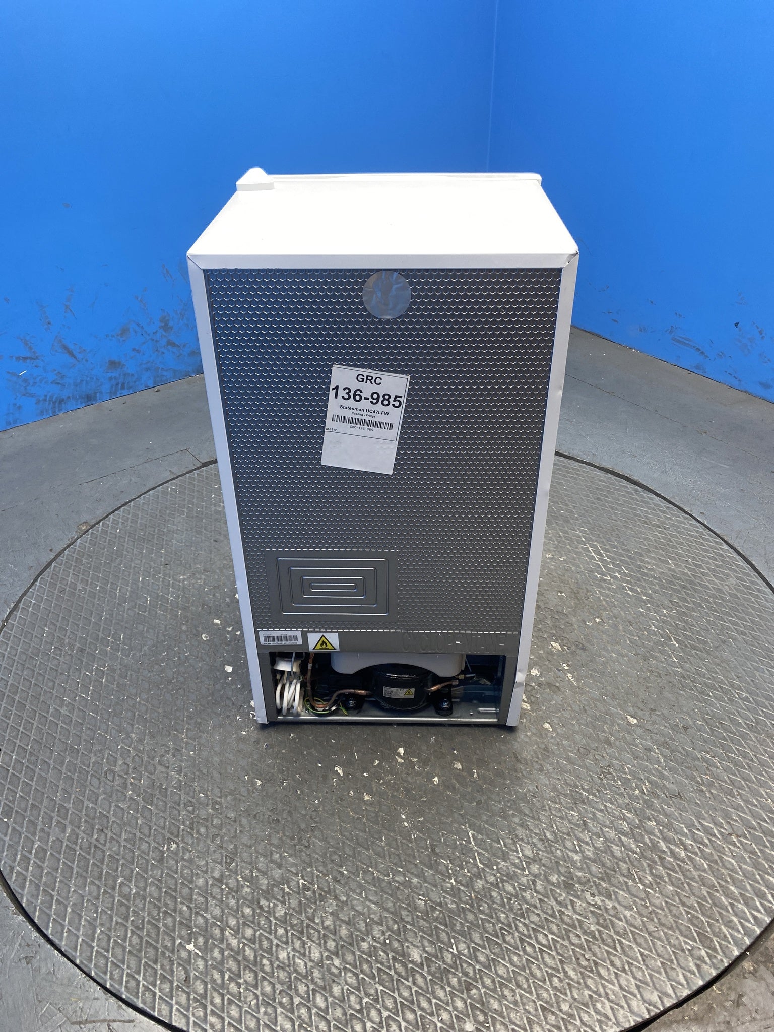 Statesman UC47LFW 93 Litres Under Counter Fridge