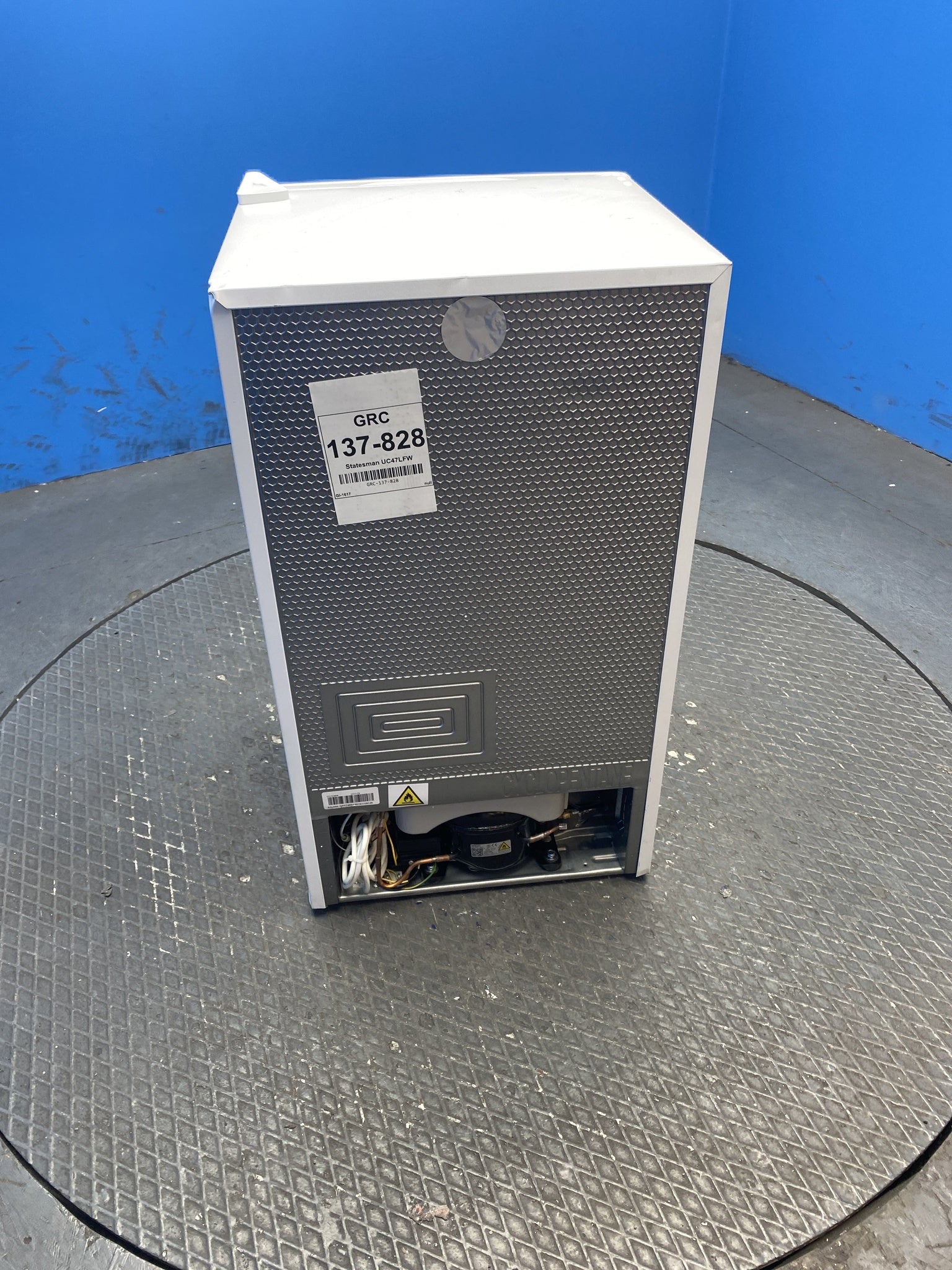 Statesman UC47LFW 93 Litres Under Counter Fridge