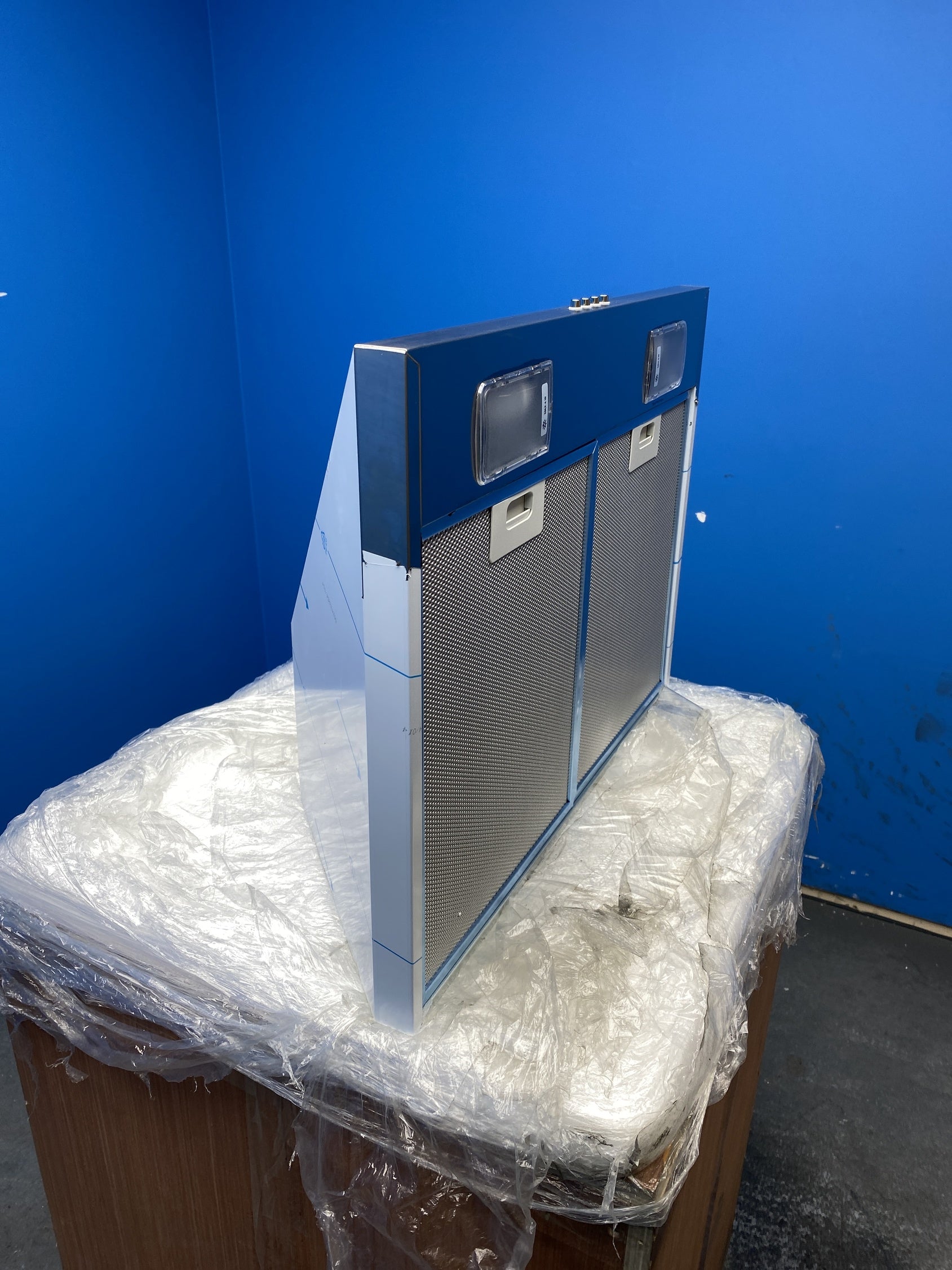 #GRC-150-205 - AEG LFC316X 60cm Stainless Steel Pyramid Chimney Hood