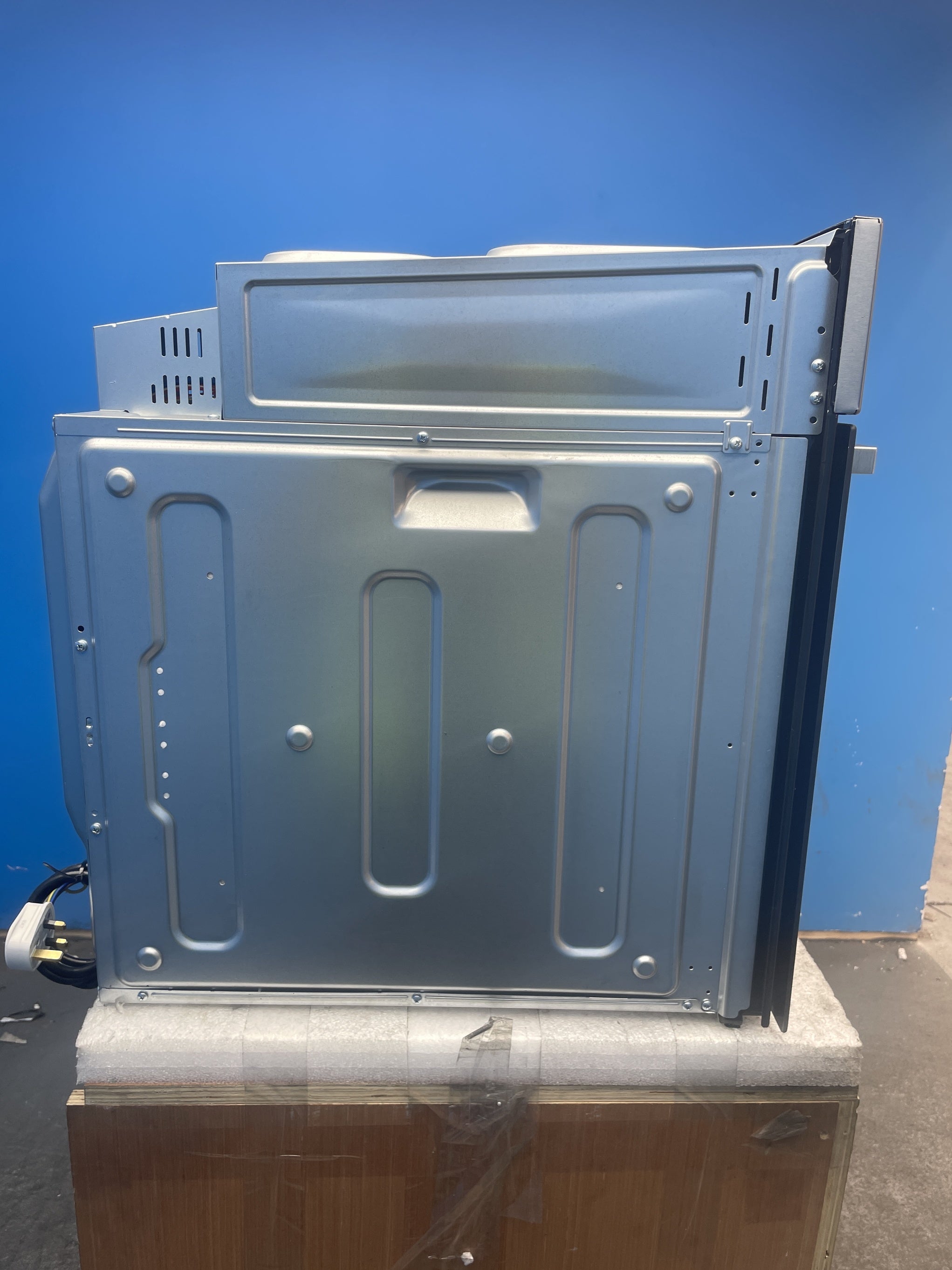#GRC-158-744 - Midea MBO65M90M1-X 70L Built-In Single Fan Oven
