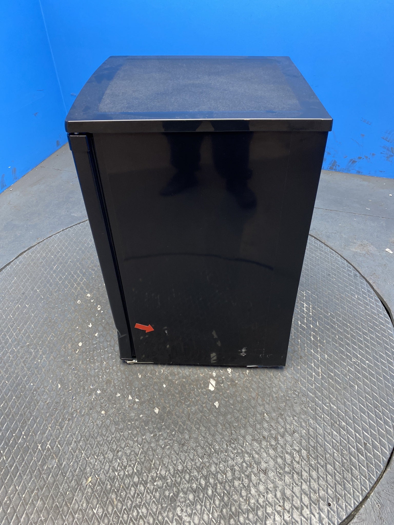 Igenix IG255B 136 Litre Under Counter Fridge