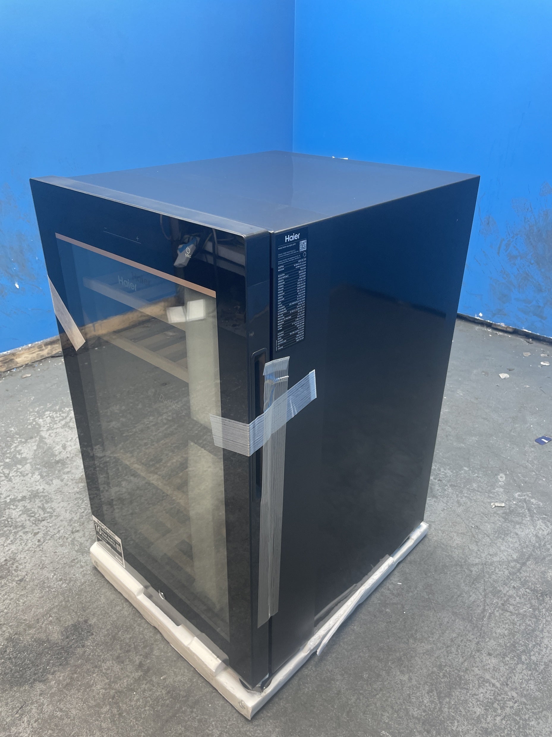#GRC-160-327 - Haier Series 7 HWS42GDAU1 42 Bottle Dual Zone Wine Cooler