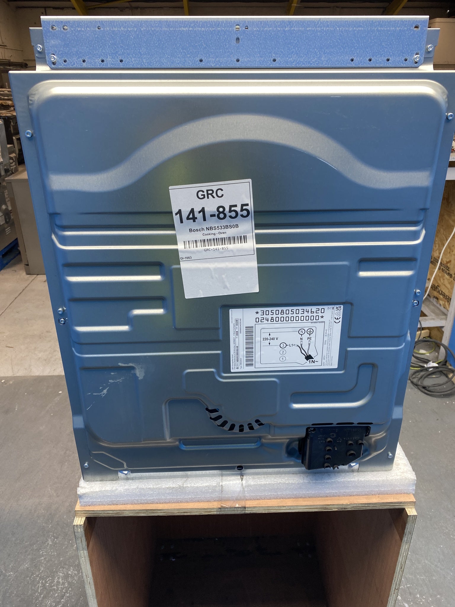 Bosch Series 4 NBS533BS0B Built-Under Electric Double Oven