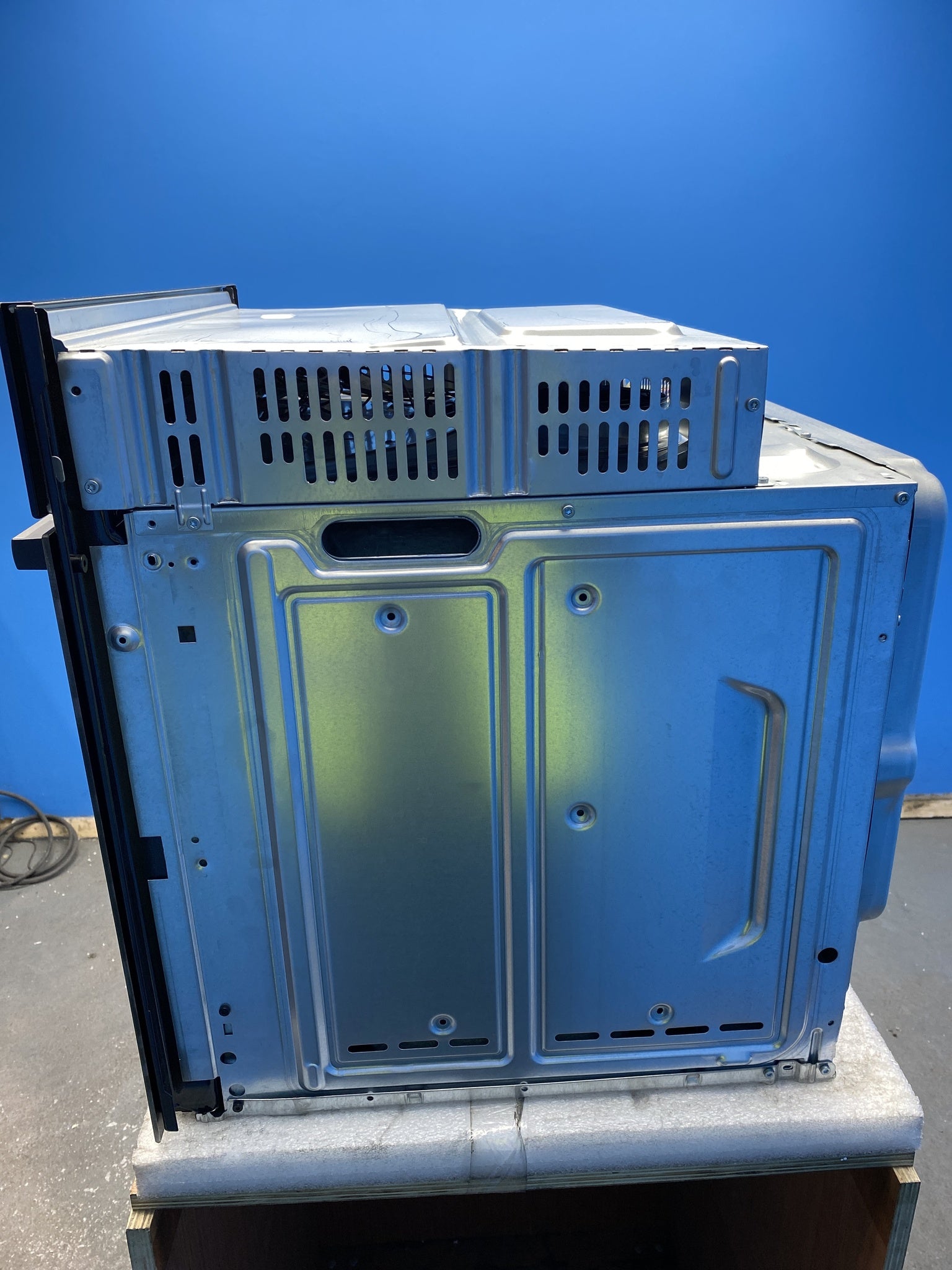 Bosch HHF113BA0B Series 2 Built-In Single Electric Oven