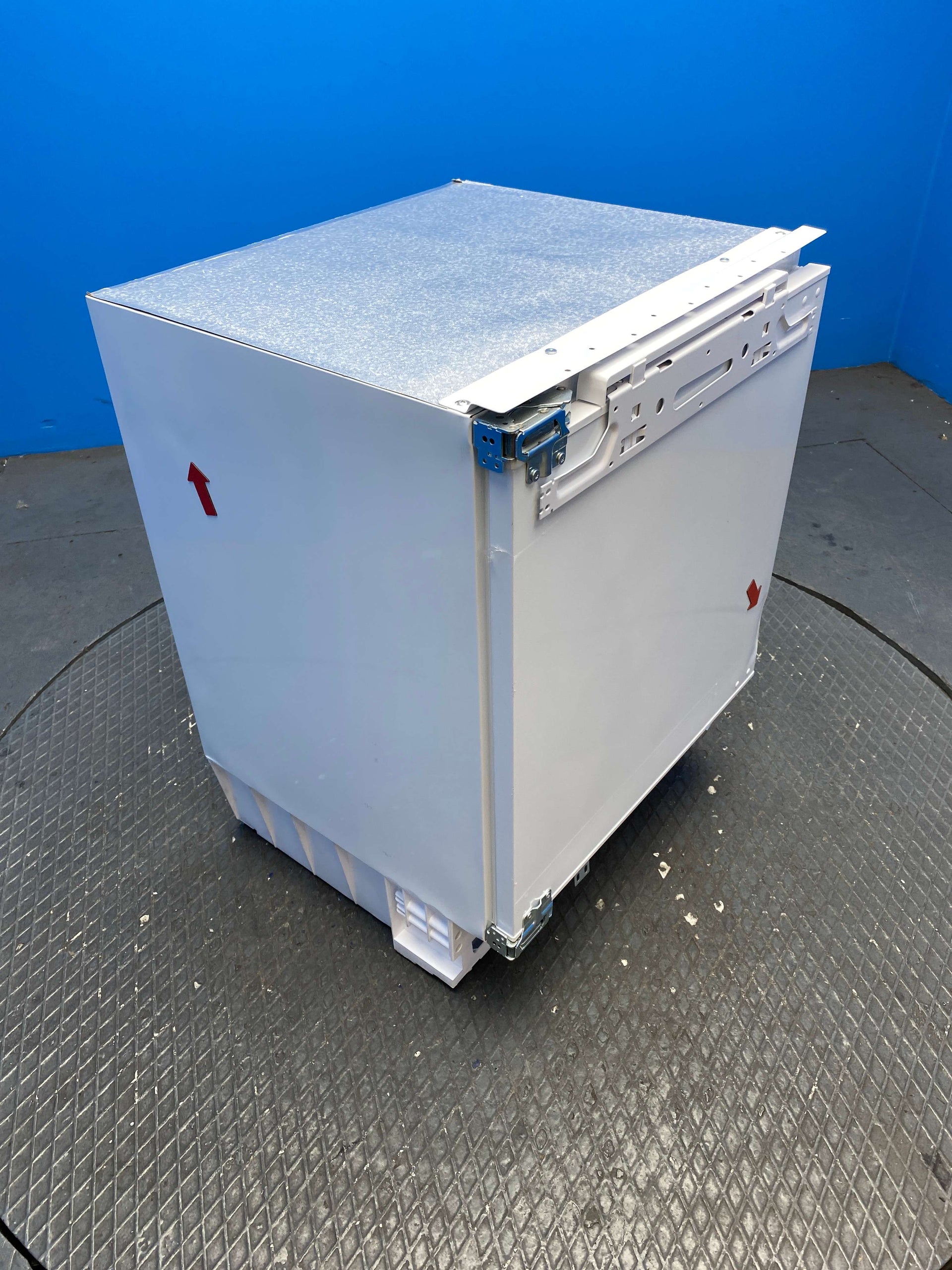 Iberna IUS68EWK 95L Integrated Undercounter Freezer