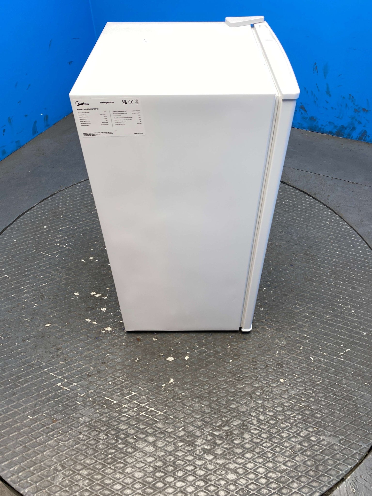 Midea MDRD125FGF01 80 Litre Under Counter Fridge