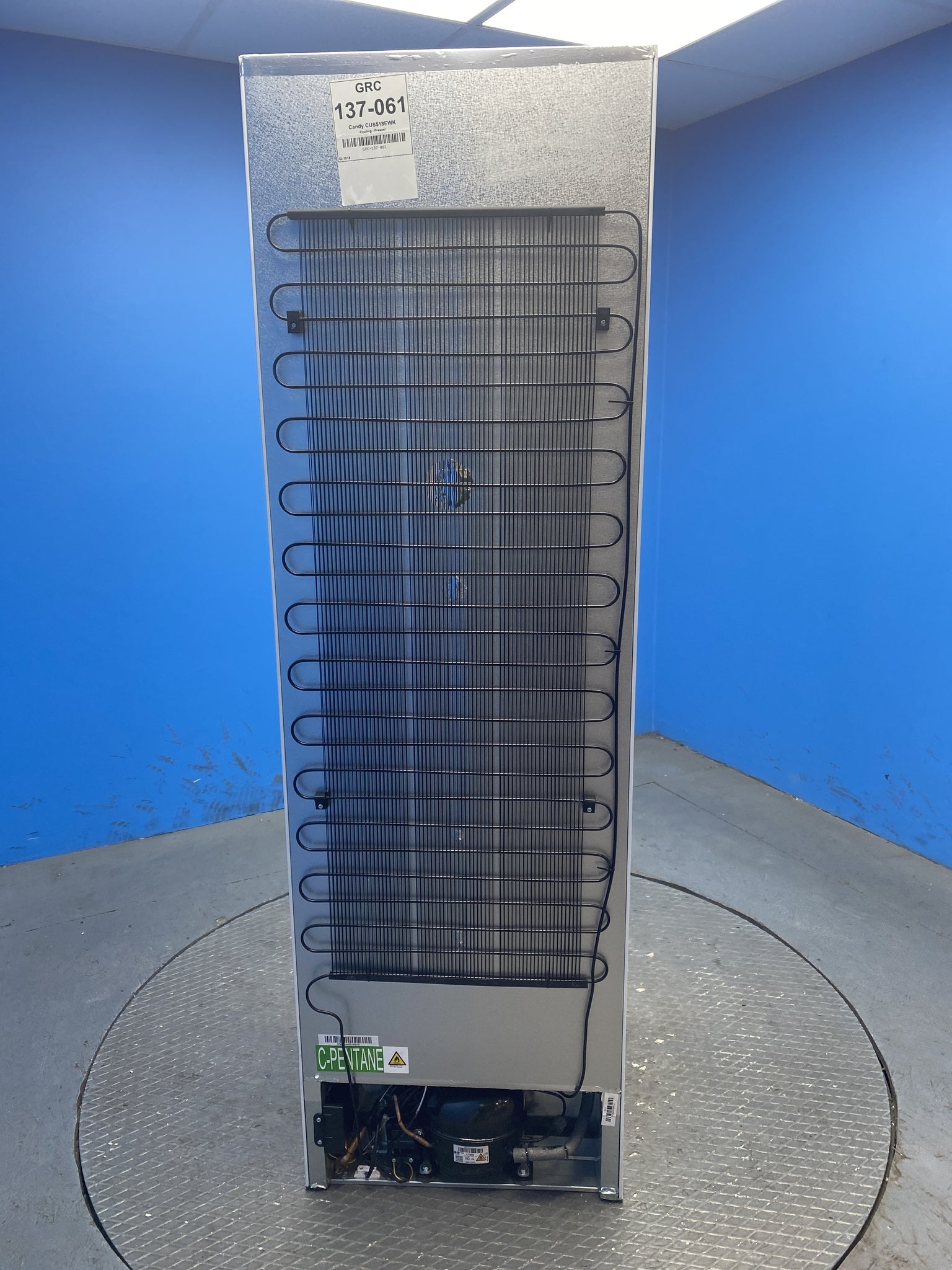 Candy CUS518EWK Integrated 204L Tall Freezer