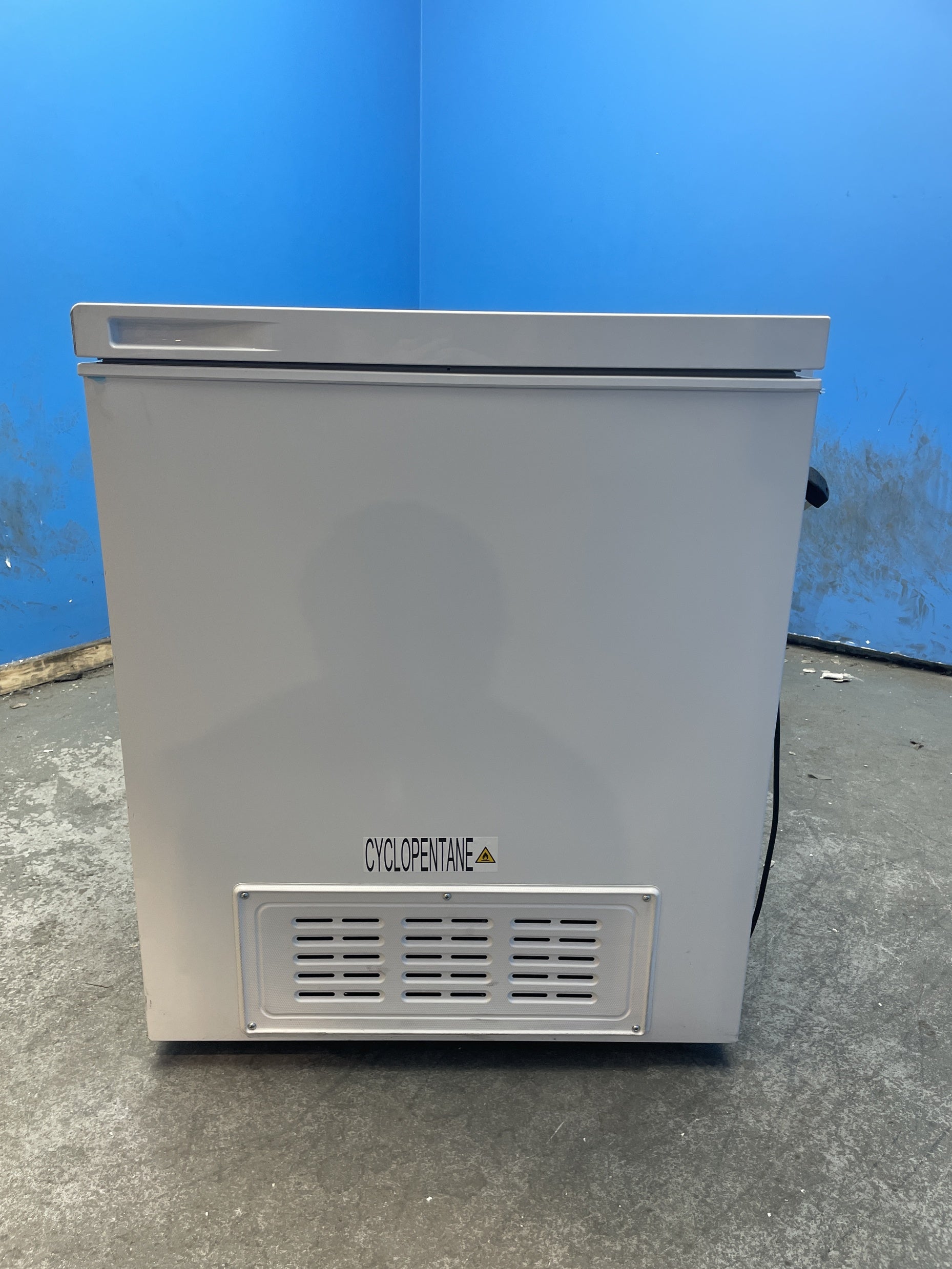 #GRC-157-444 - Hisense FC571D4AWLYE 372L Winter Guard Chest Freezer