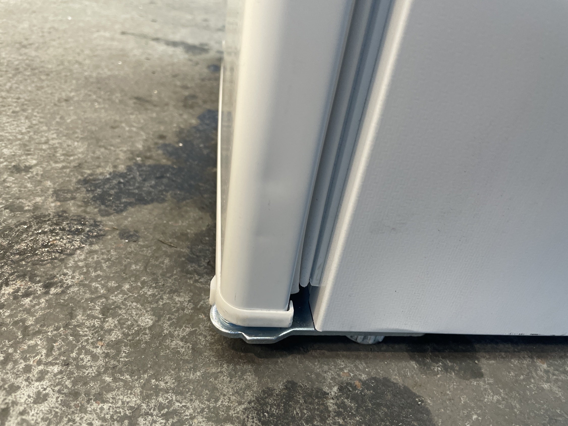 #GRC-162-610 - Hoover HUHS 38EWK-1 60 Litre Undercounter Upright Freezer