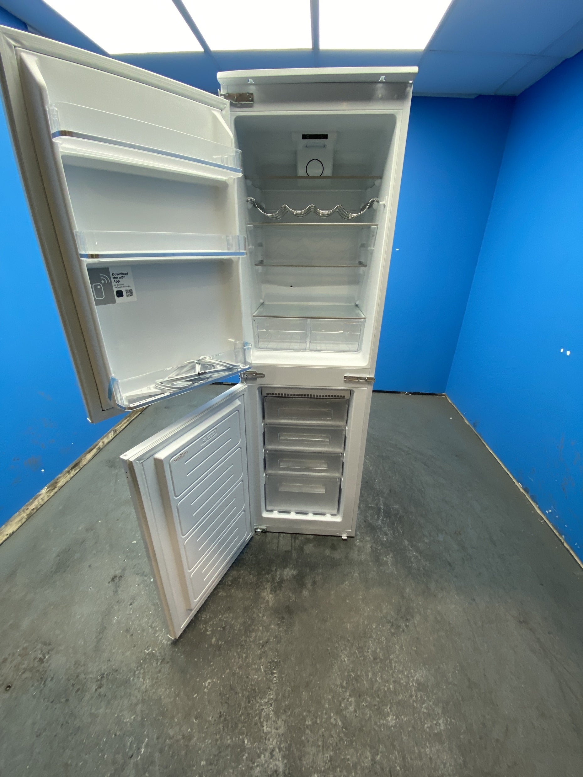 Hoover HOB50N518EVK Integrated 228 Litre Frost Free Fridge Freezer