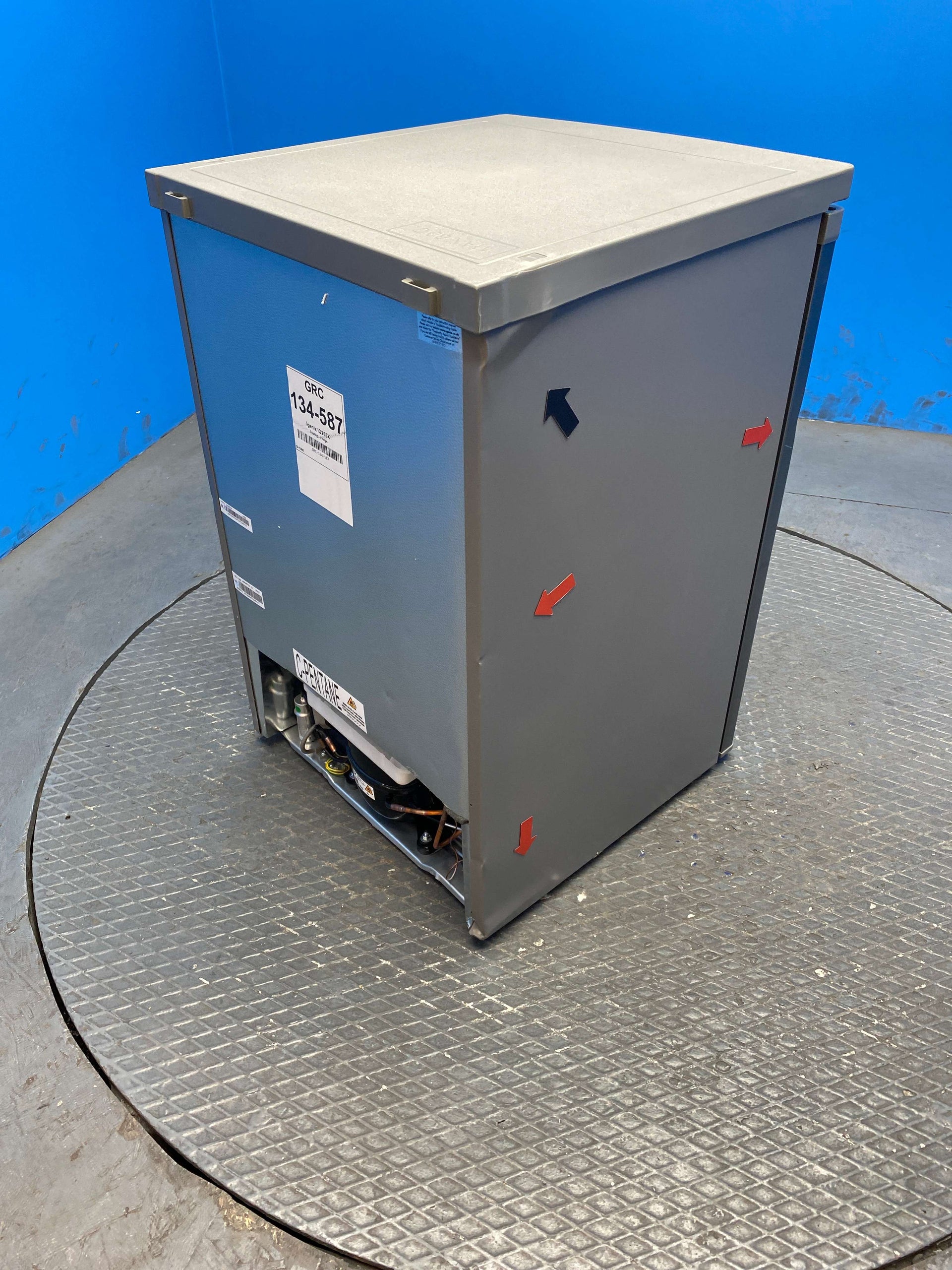 Igenix IG255X 136 Litre Undercounter Fridge