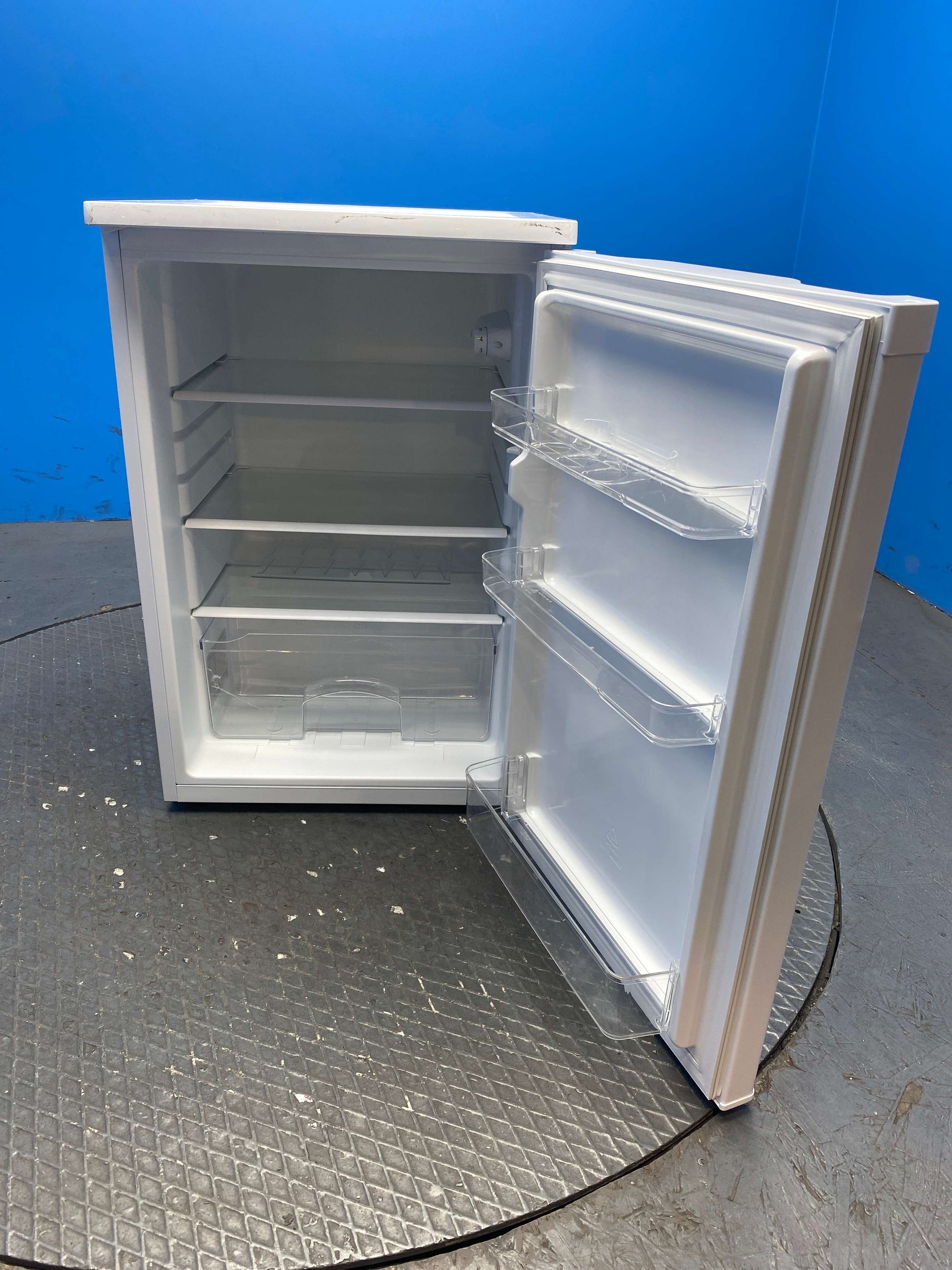 Statesman L255W 113 Litre 55cm Under Counter Fridge