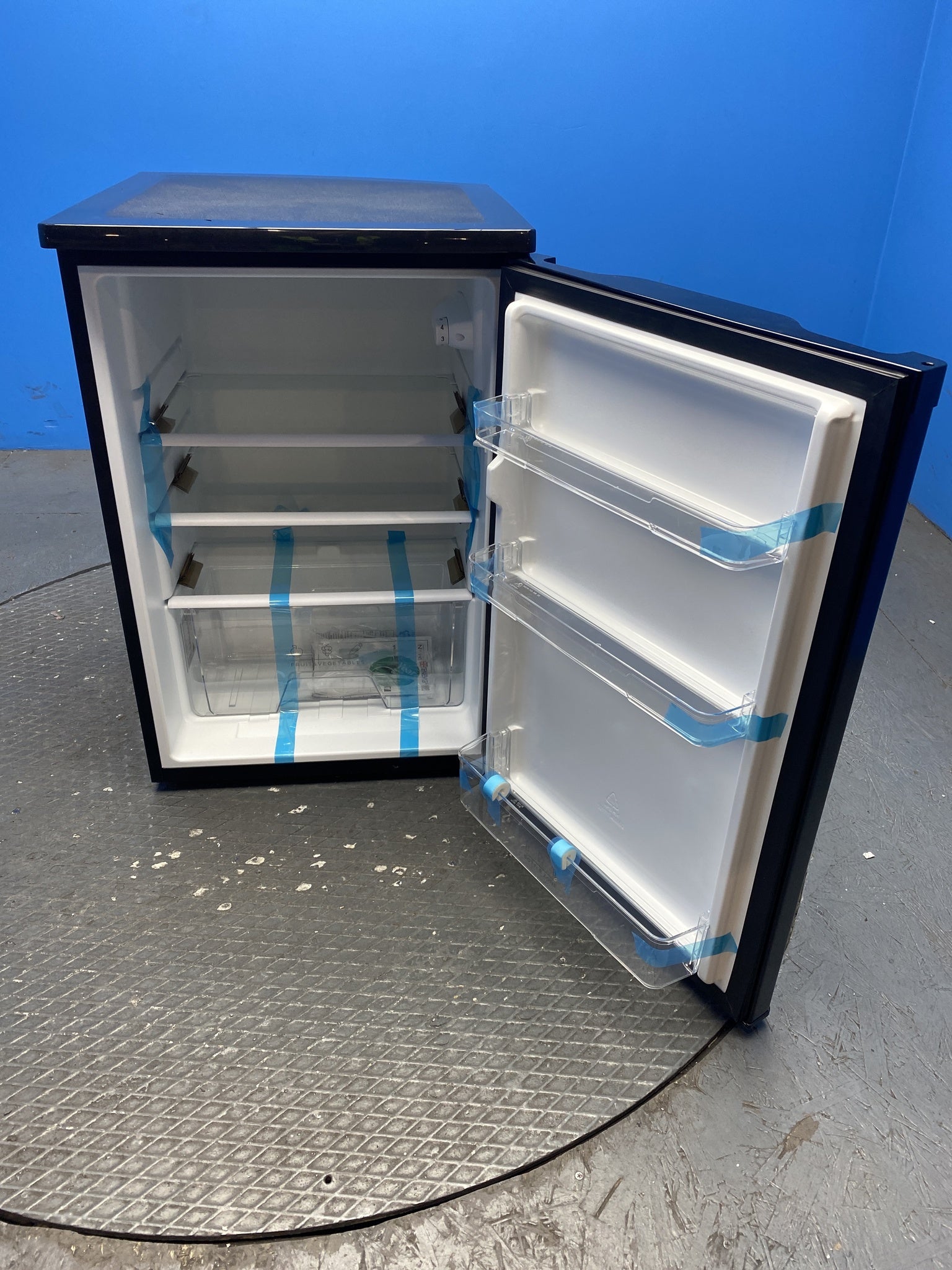 Statesman L255B 113 Litre 55cm Under Counter Fridge