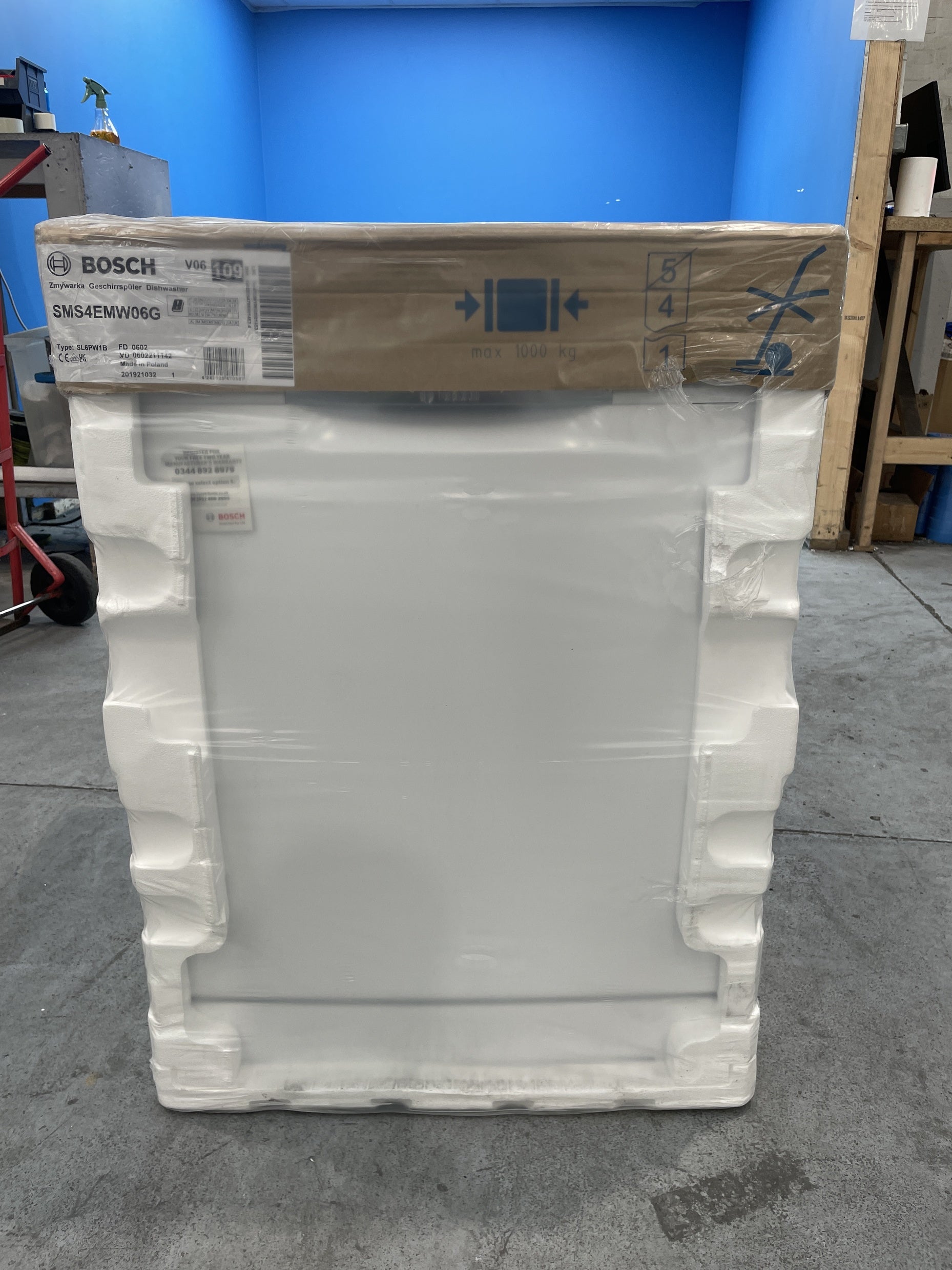 #GRC-158-077 - Bosch SMS4EMW06G Series 4 14 Place Setting Dishwasher