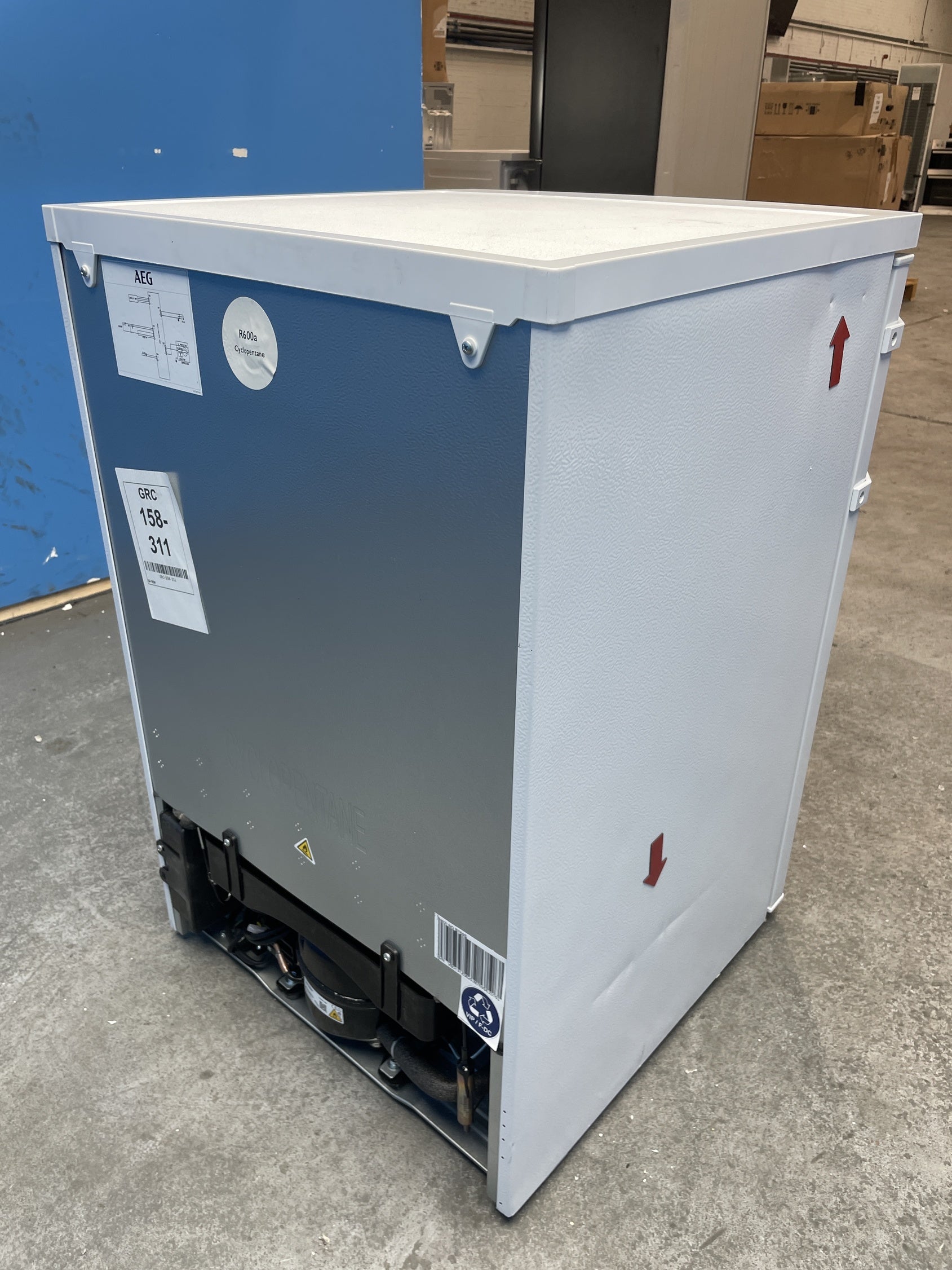 #GRC-158-311 - AEG OT5OR141DW 5000 Series Under Counter Larder Fridge