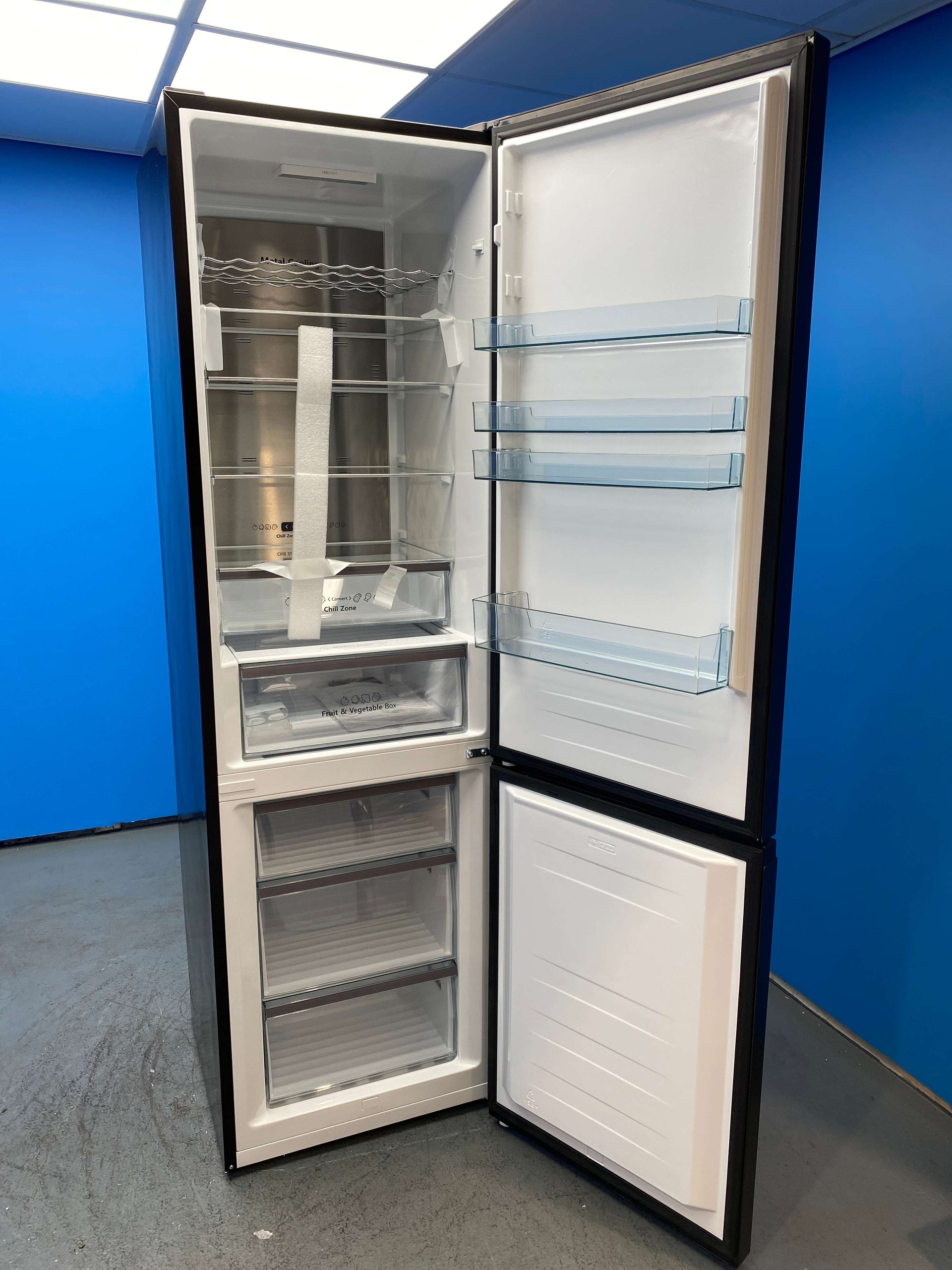 Hisense RB470N4SFC 360 Litre Combi Fridge Freezer