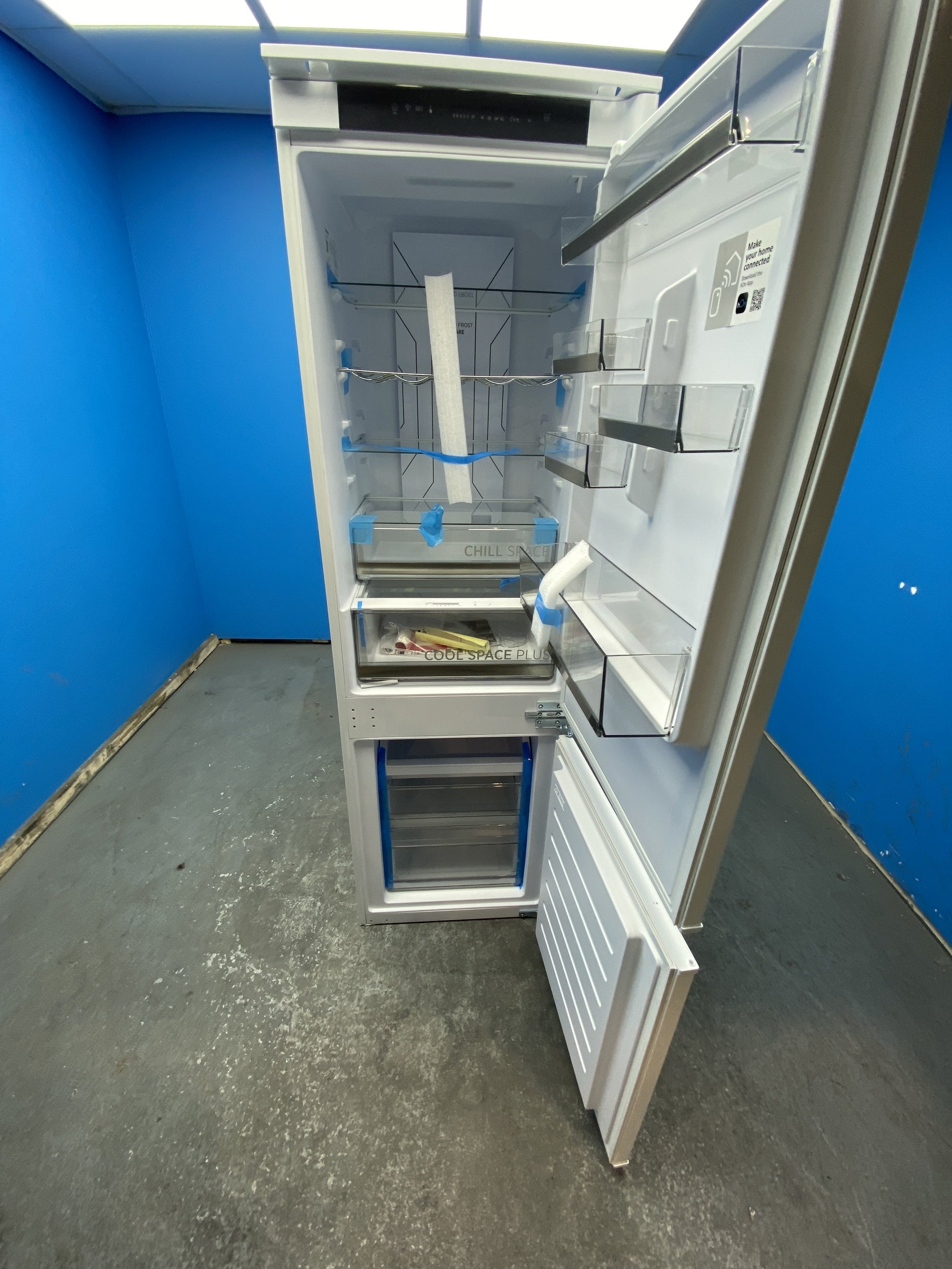 Hoover HFTNF5518EW Integrated 248L Combi Fridge Freezer