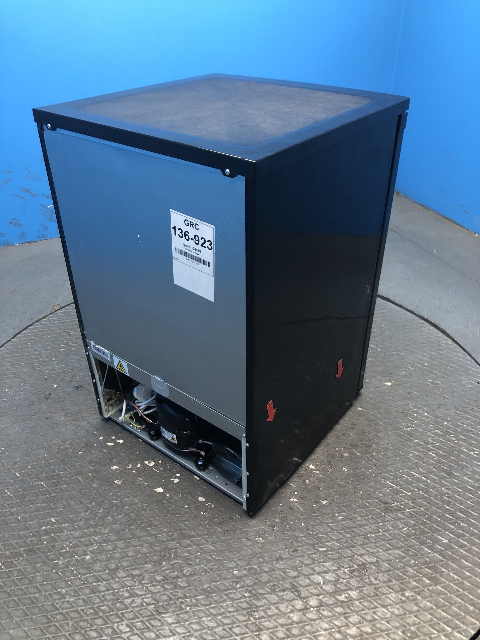 Igenix IG255B 136 Litre Under Counter Fridge