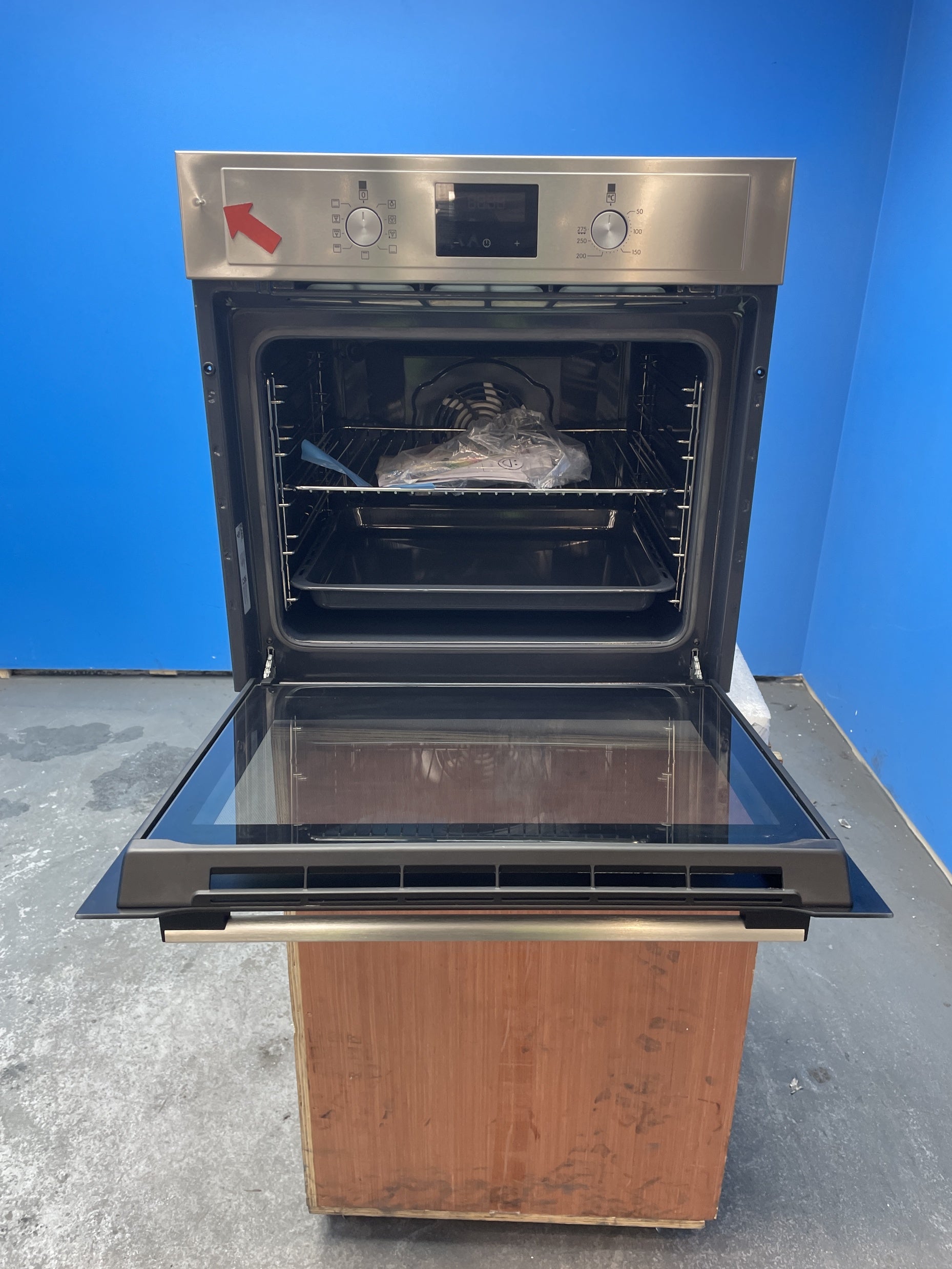 #GRC-154-675 - AEG BEX335011M SurroundCook Built-In Single Oven