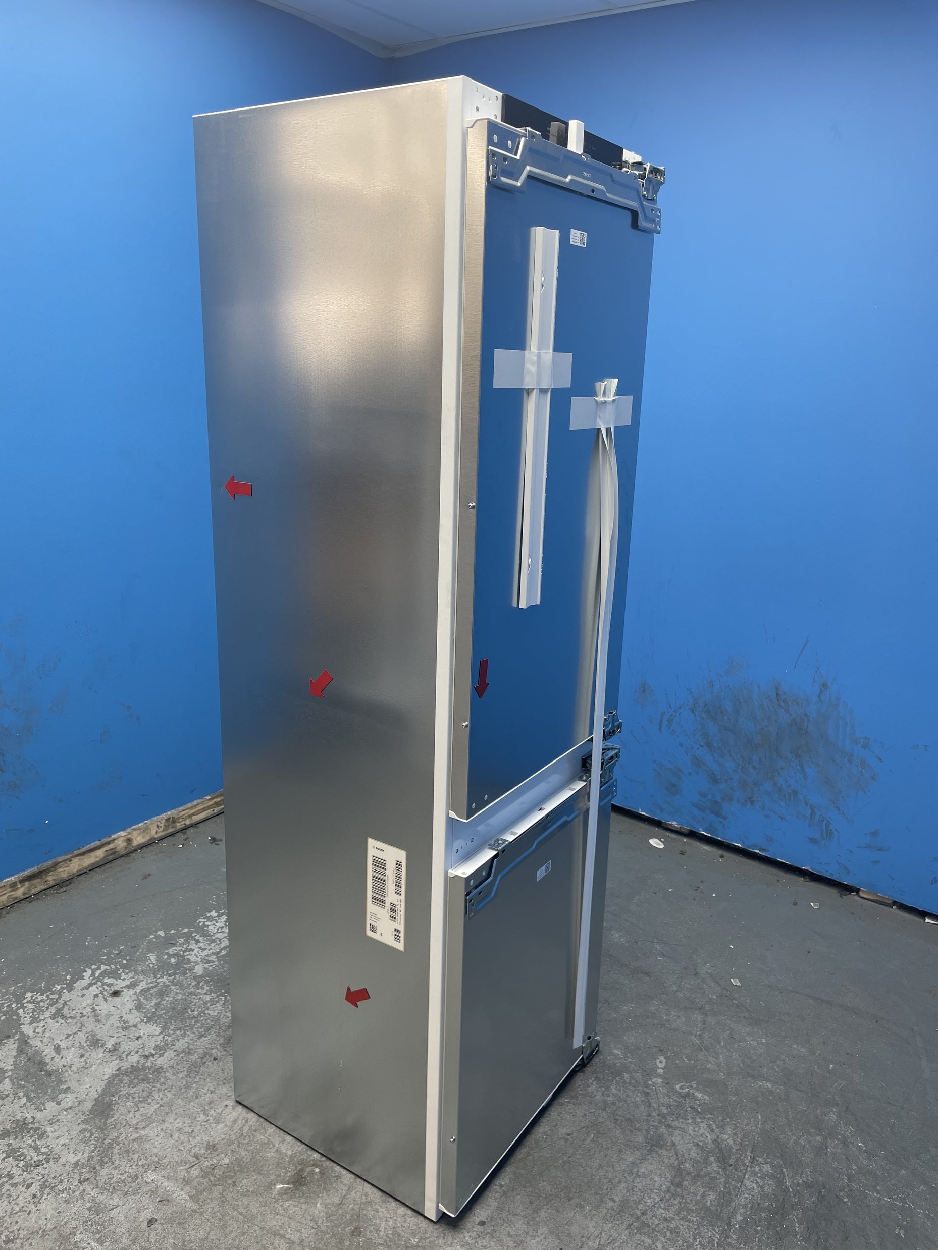 #GRC-158-071 - Bosch KIN86VFE0G Series 4 Integrated Frost Free Fridge Freezer