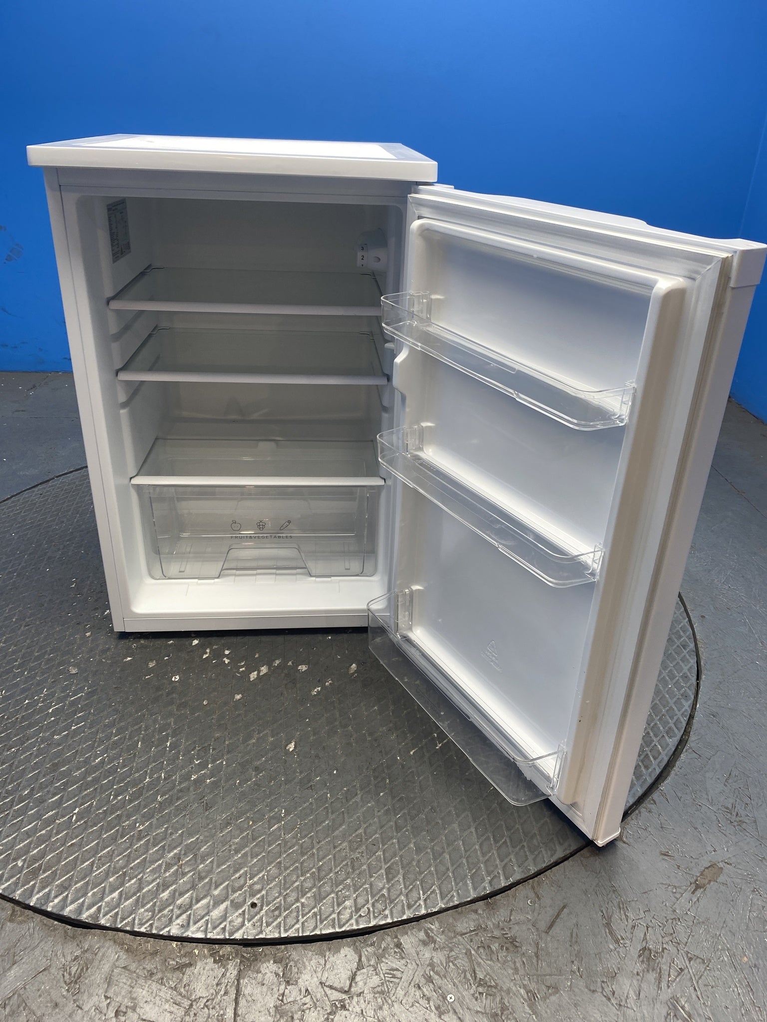 Statesman L255W 113 Litre 55cm Under Counter Fridge