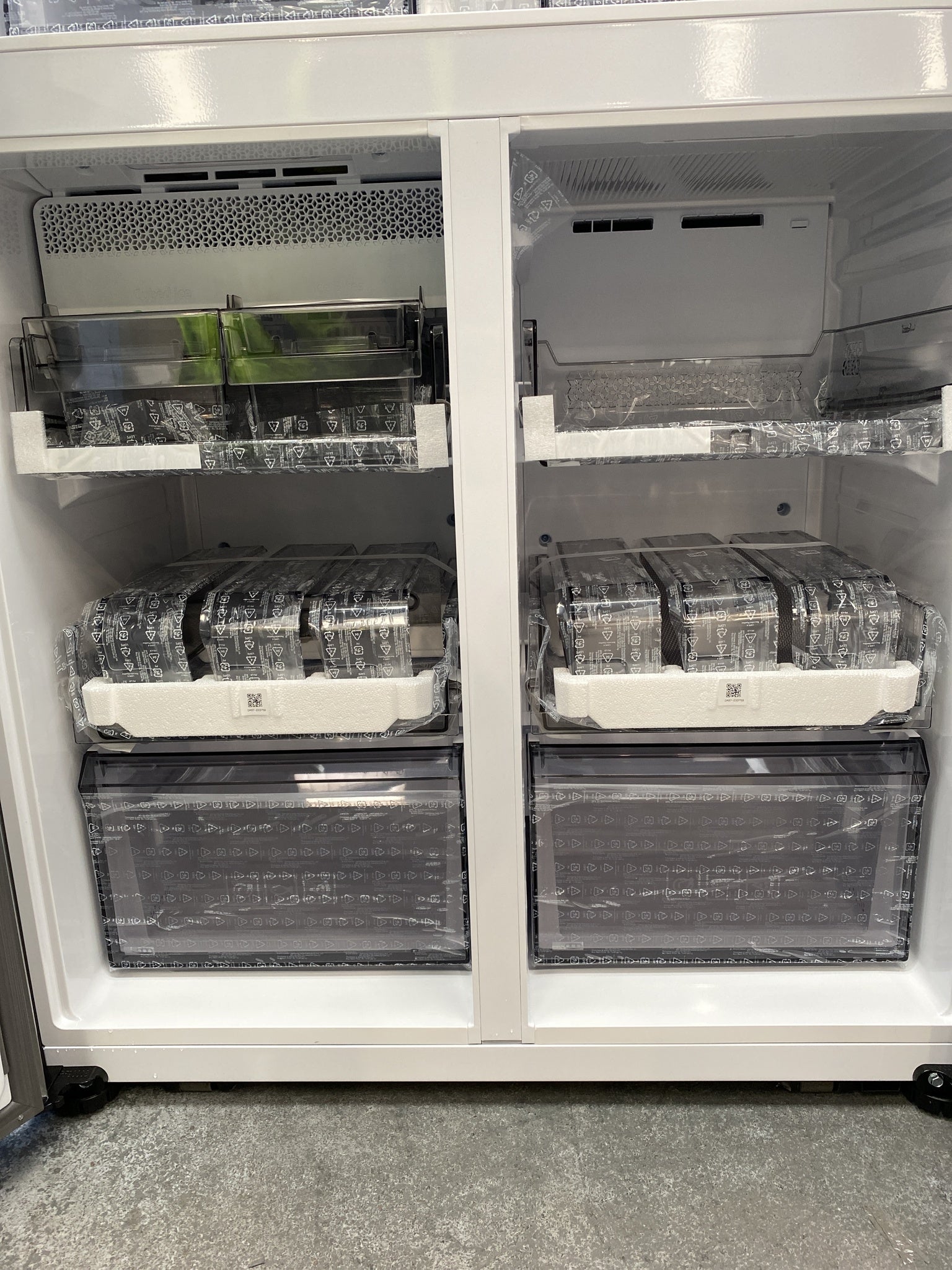 #GRC-145-195 - Samsung RF65DG960ESREU Series 9 SpaceMax French Door Fridge Freezer