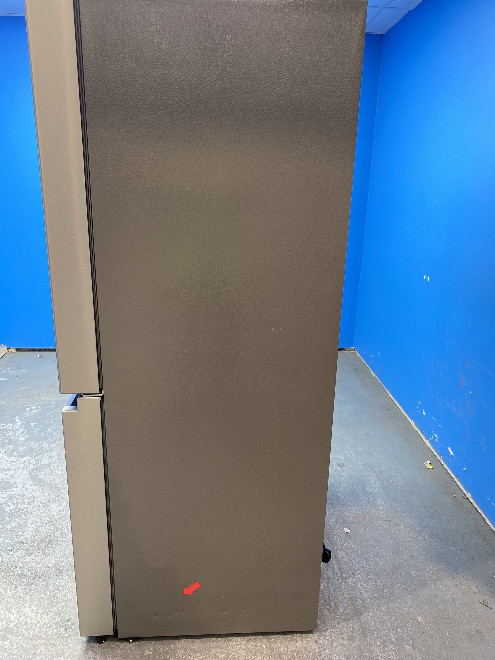 #GRC-157-634 - Hisense PureFlat RQ758N4SASE 609L American Style Fridge Freezer